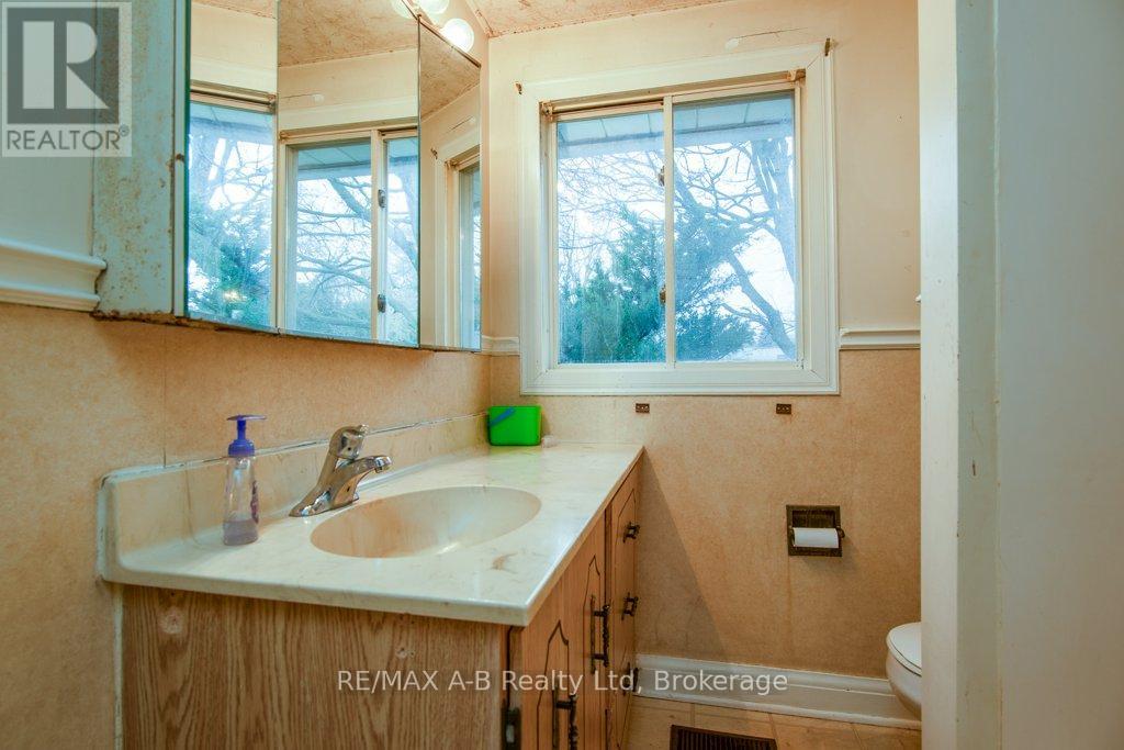 174 Woodstock Street S, East Zorra-Tavistock, Ontario  N0B 2R0 - Photo 31 - X12082489