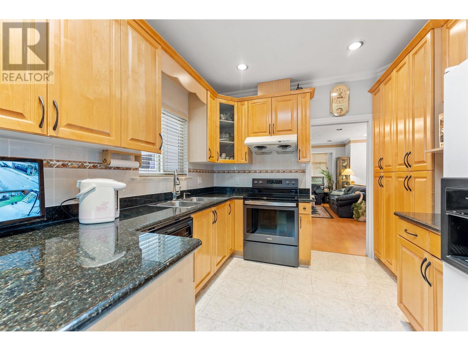 1236 E 61st Avenue, Vancouver, British Columbia  V5X 2C6 - Photo 18 - R2990272
