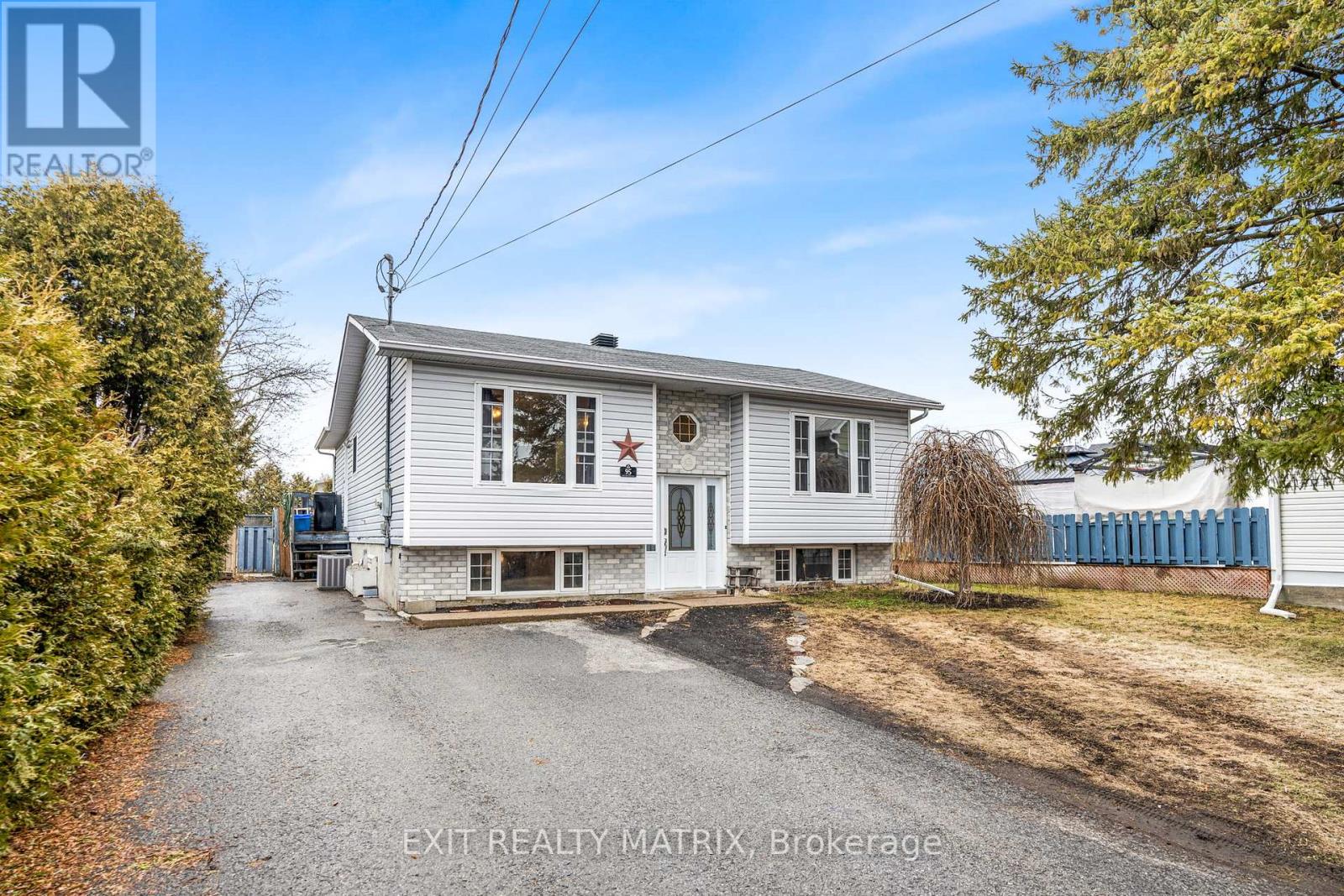 95 St James Street, North Glengarry, Ontario  K0C 1A0 - Photo 1 - X12082494