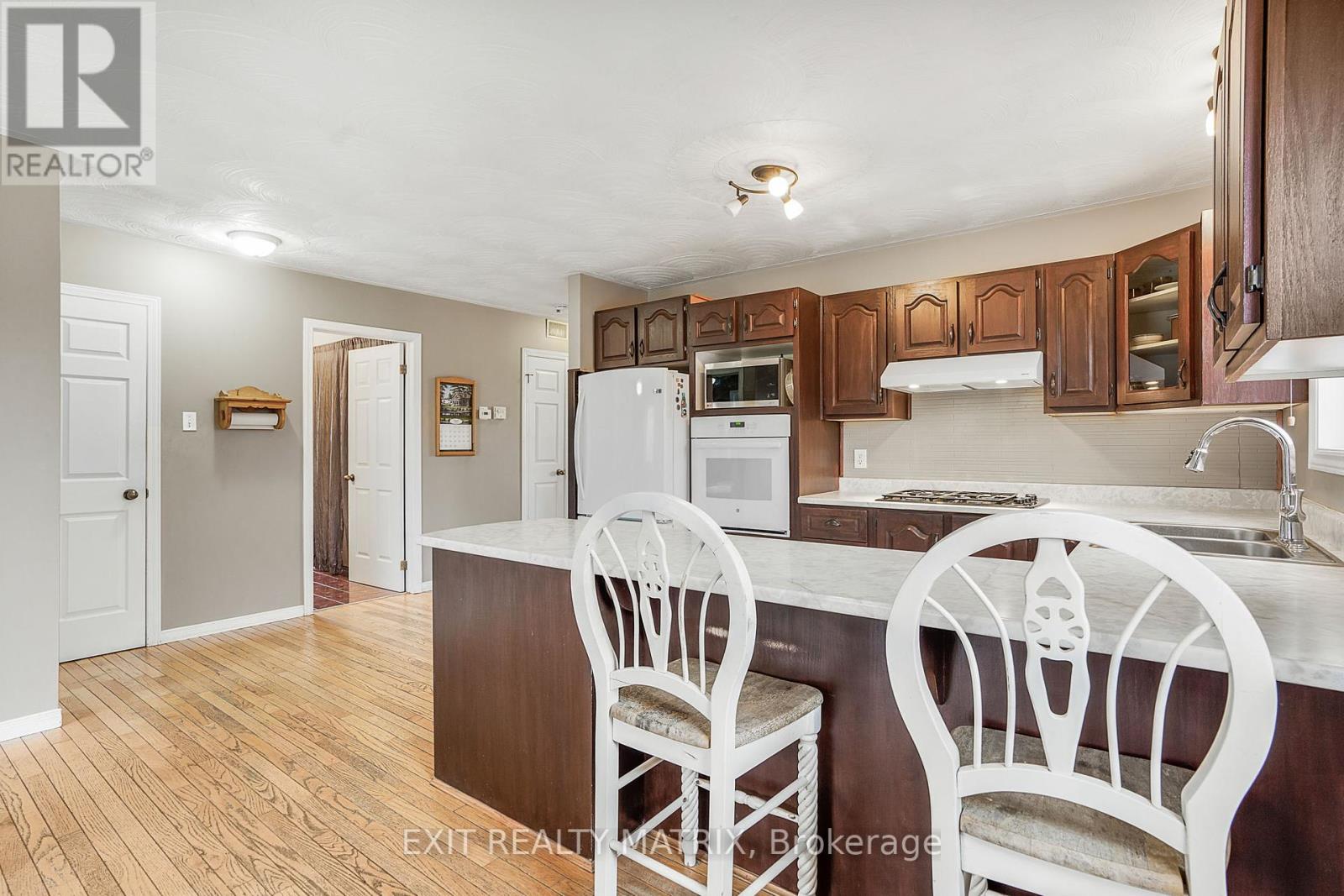 95 St James Street, North Glengarry, Ontario  K0C 1A0 - Photo 10 - X12082494