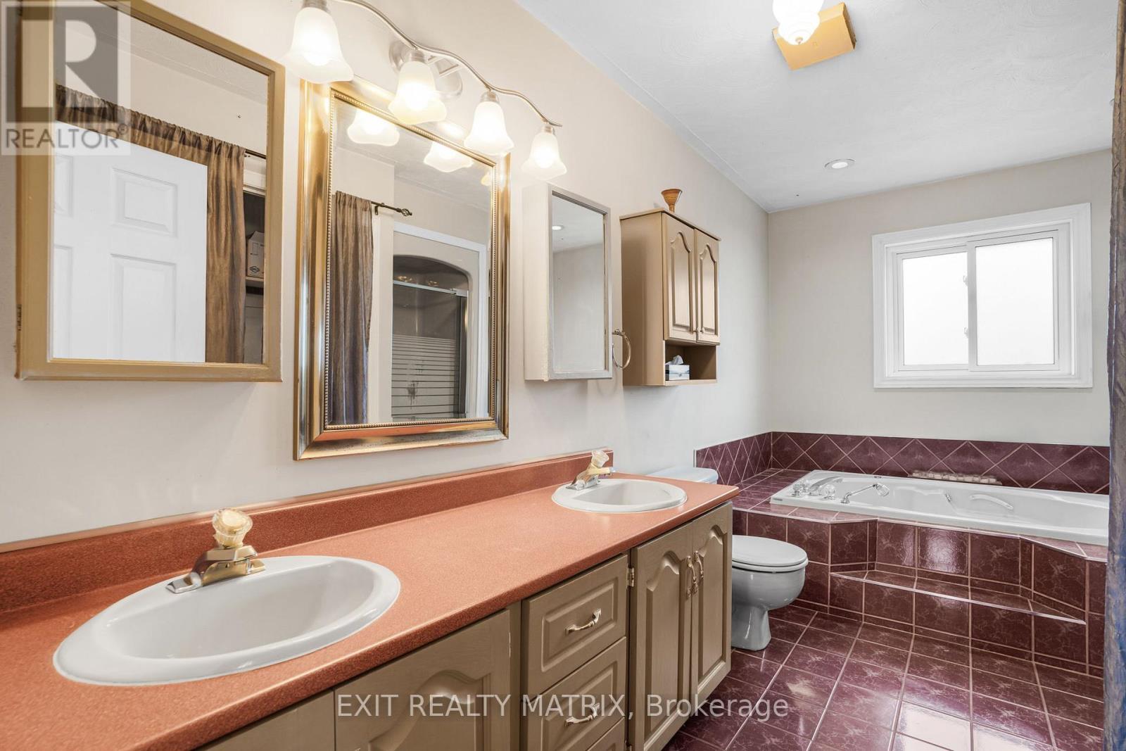 95 St James Street, North Glengarry, Ontario  K0C 1A0 - Photo 17 - X12082494