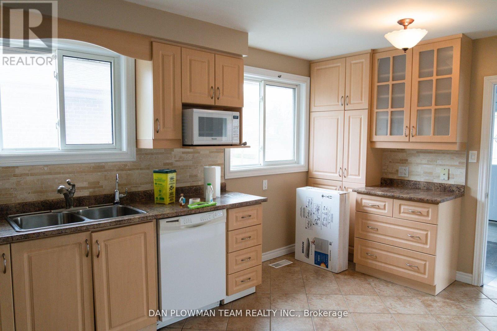 7 Berkham Road, Toronto, Ontario  M1H 2T1 - Photo 6 - E12082491