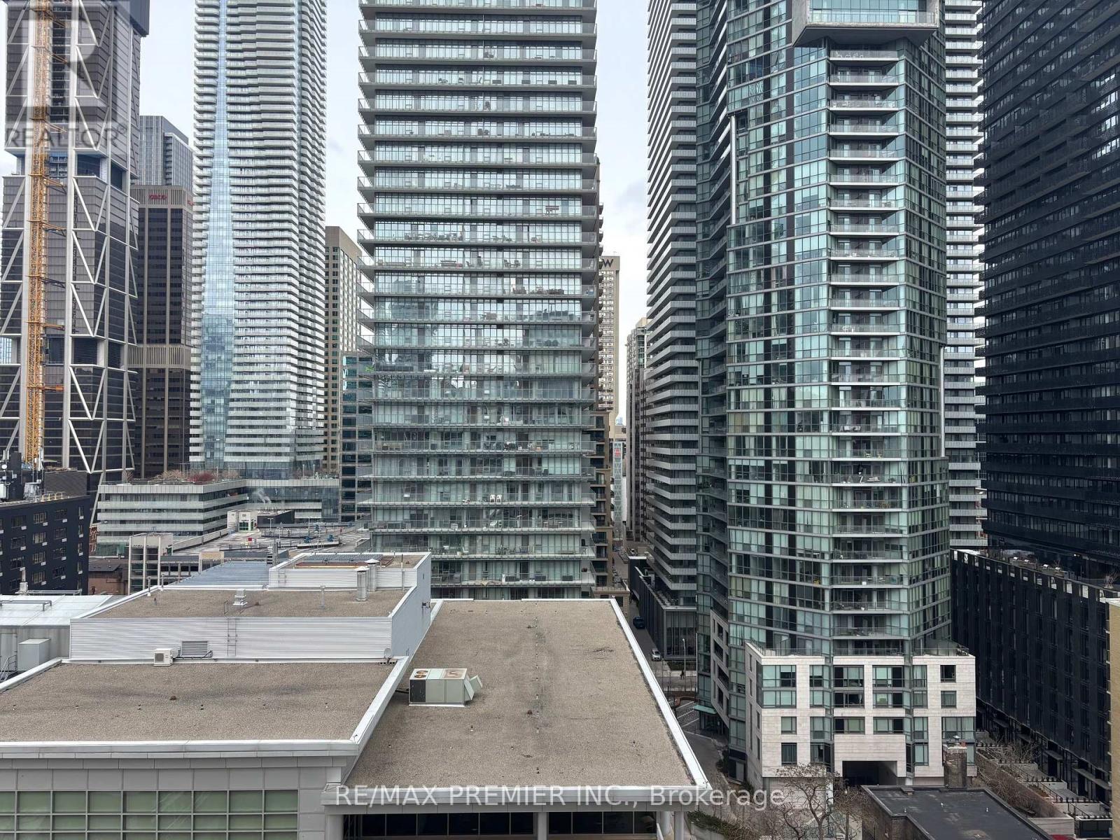 1806 - 33 Isabella Street, Toronto, Ontario  M4Y 2P7 - Photo 13 - C12082498
