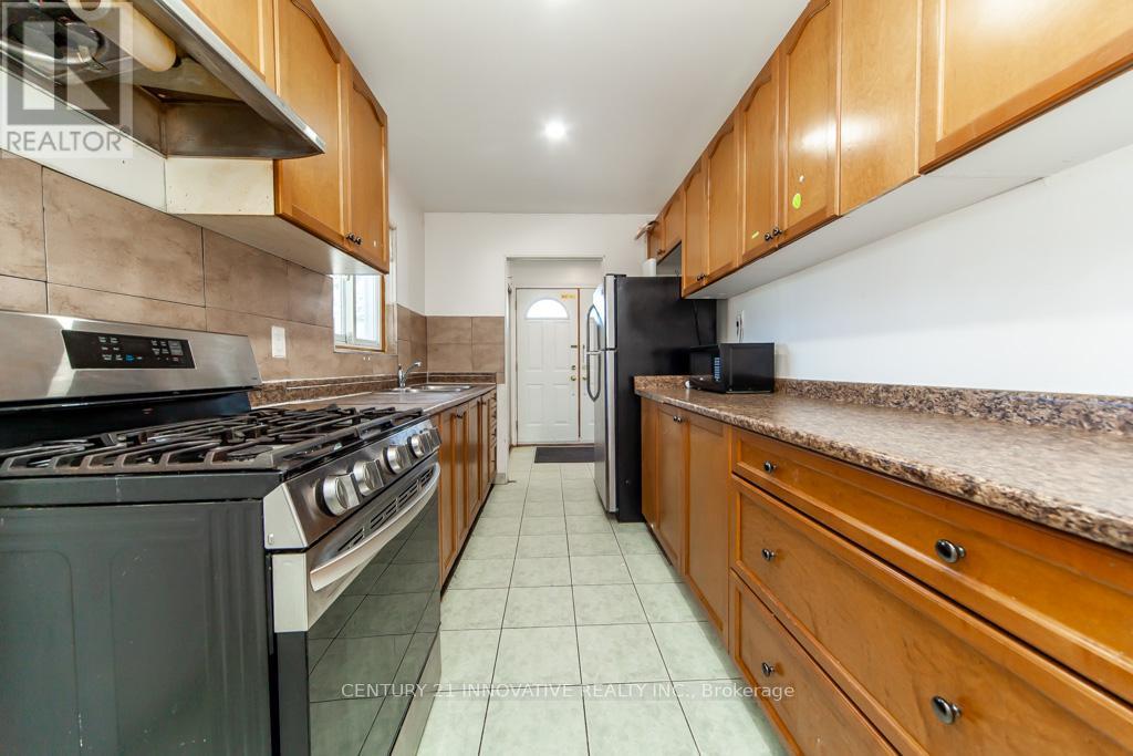 220 John Tabor Trail, Toronto, Ontario  M1B 2R4 - Photo 8 - E12015935