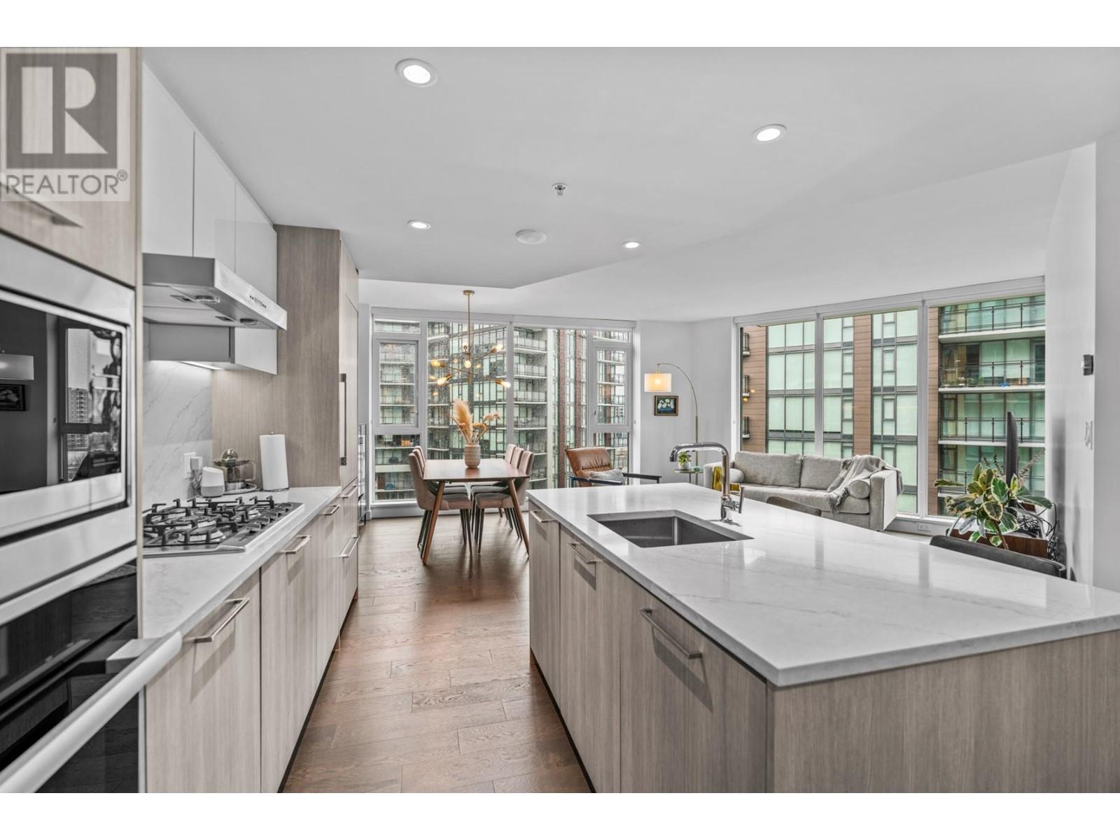 Listing Picture 12 of 31 : 1206 3280 CORVETTE WAY, Richmond / 烈治文 - 魯藝地產 Yvonne Lu Group - MLS Medallion Club Member