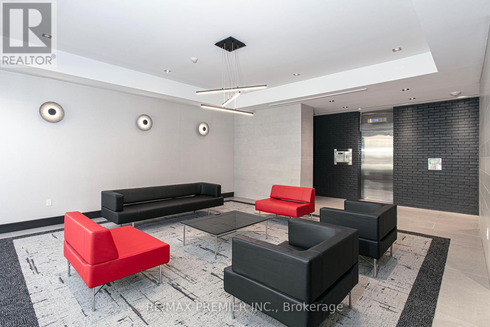 1008 - 33 Isabella Street, Toronto, Ontario  M4Y 2P7 - Photo 2 - C12082546
