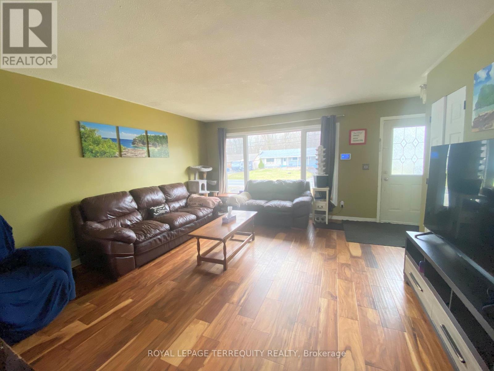 510 Montrose Road, Quinte West, Ontario  K8R 1B3 - Photo 3 - X12052447