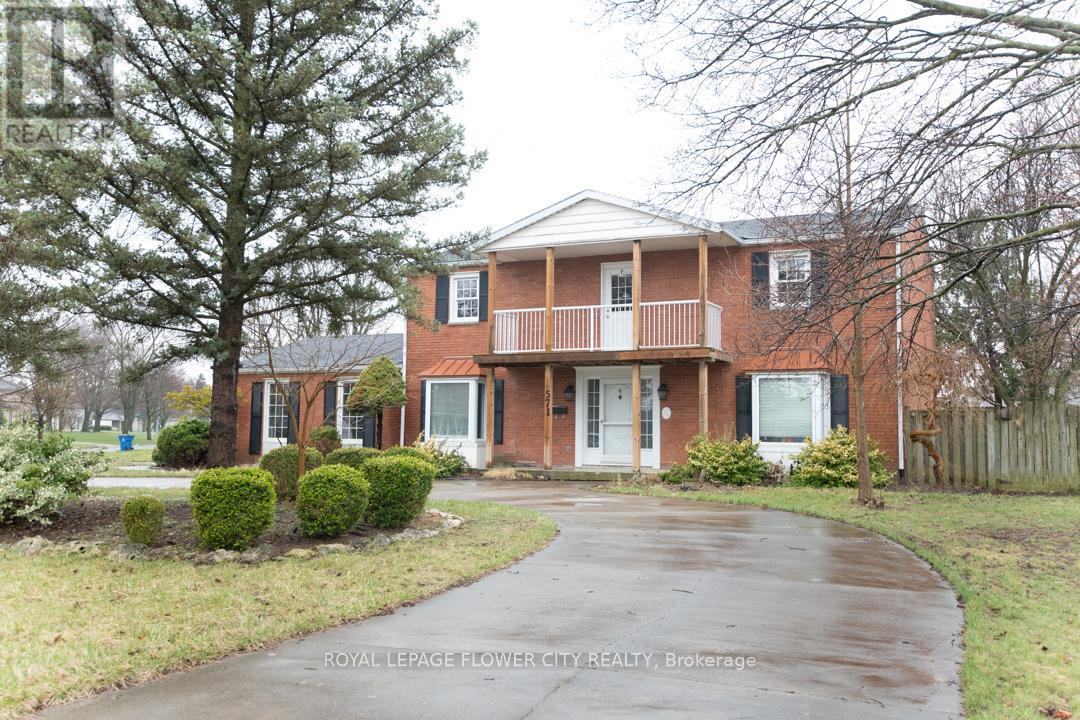 Property at 571 SANDRA CRESCENT image 3
