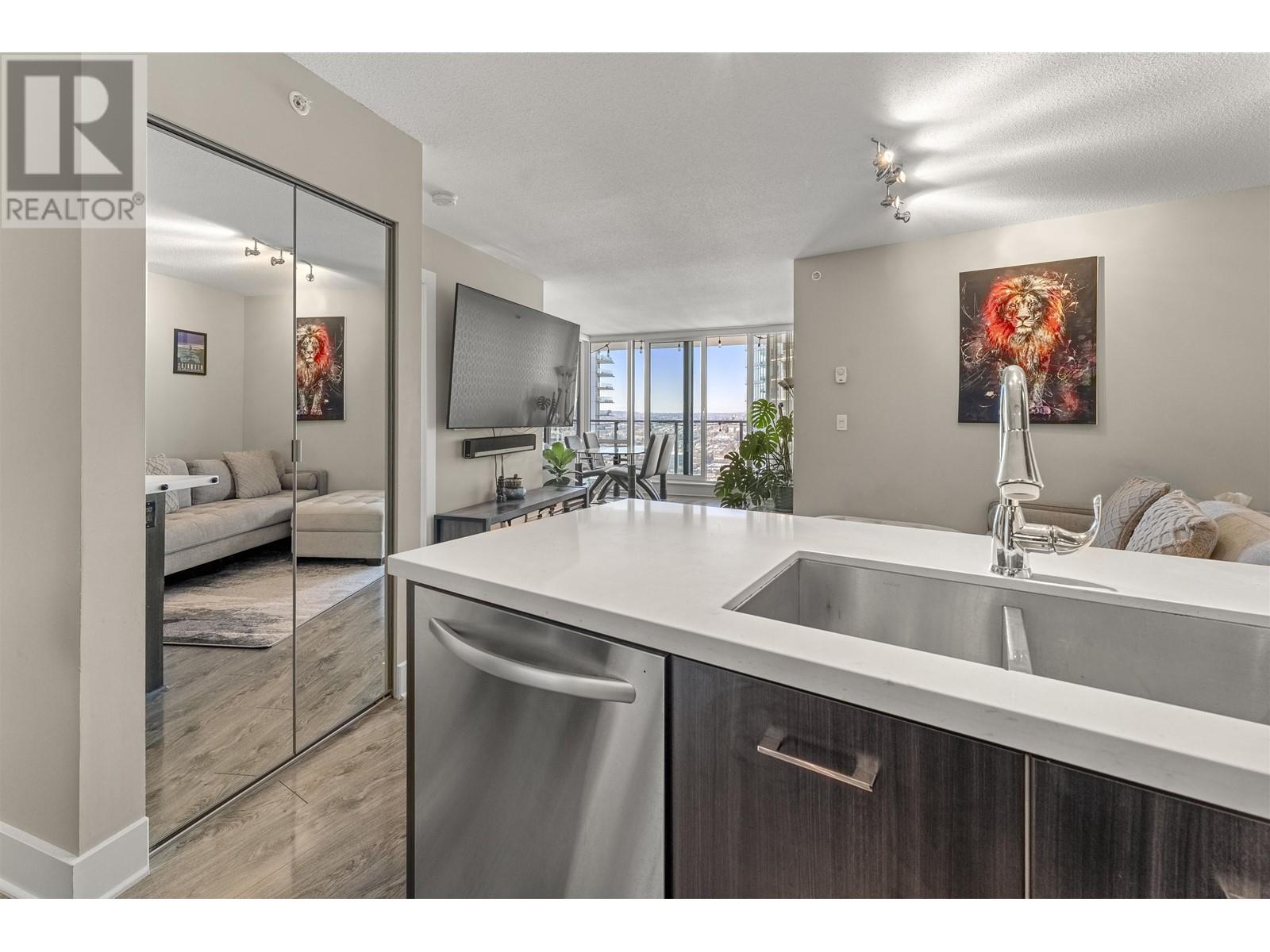 Listing Picture 2 of 21 : 3206 4189 HALIFAX STREET, Burnaby / 本拿比 - 魯藝地產 Yvonne Lu Group - MLS Medallion Club Member
