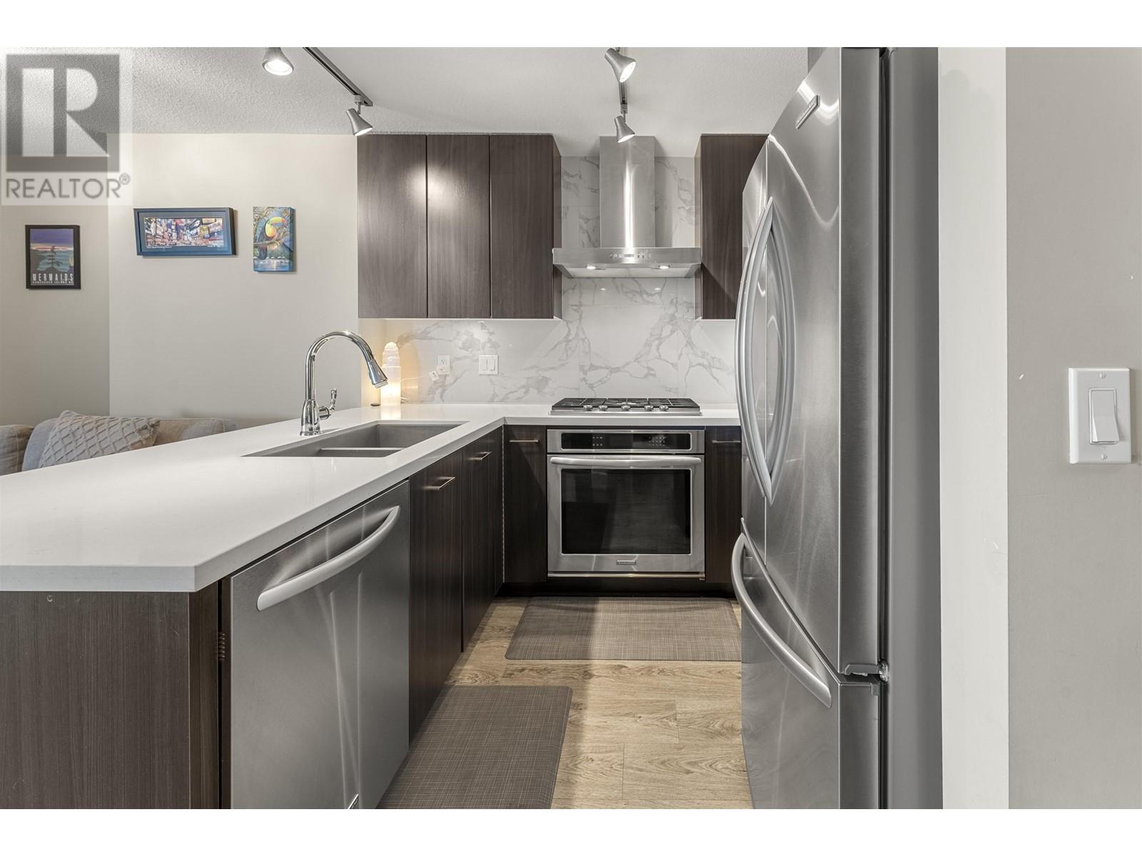 Listing Picture 3 of 21 : 3206 4189 HALIFAX STREET, Burnaby / 本拿比 - 魯藝地產 Yvonne Lu Group - MLS Medallion Club Member