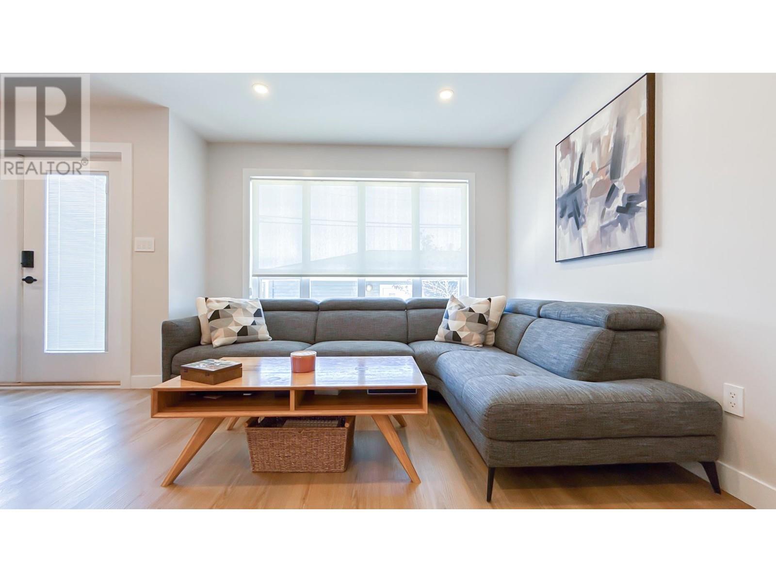 Property at 1823 CHESTERFIELD AVENUE image 5