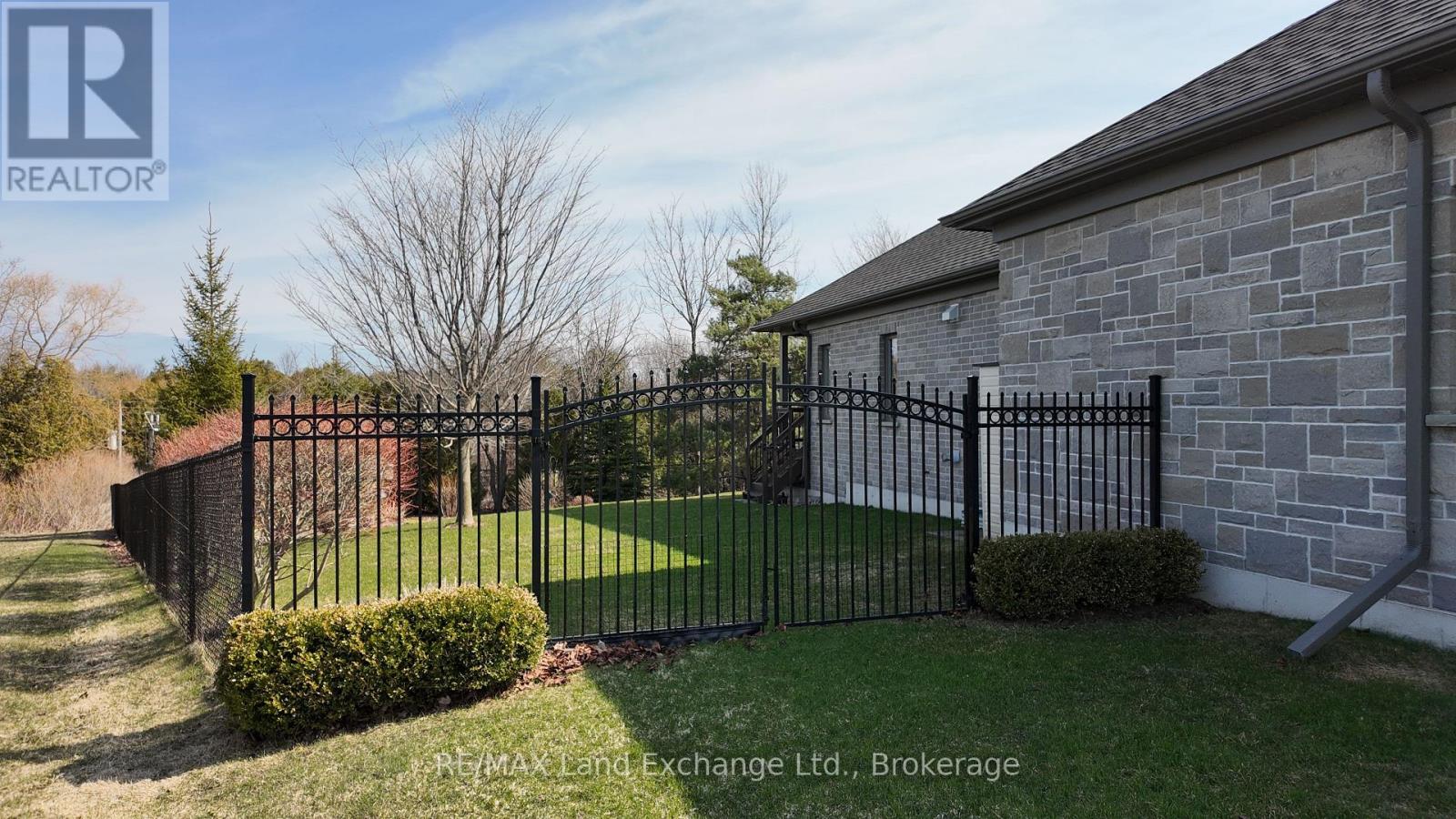 441 Mccullough Crescent, Kincardine, Ontario  N2Z 0A8 - Photo 36 - X12082564