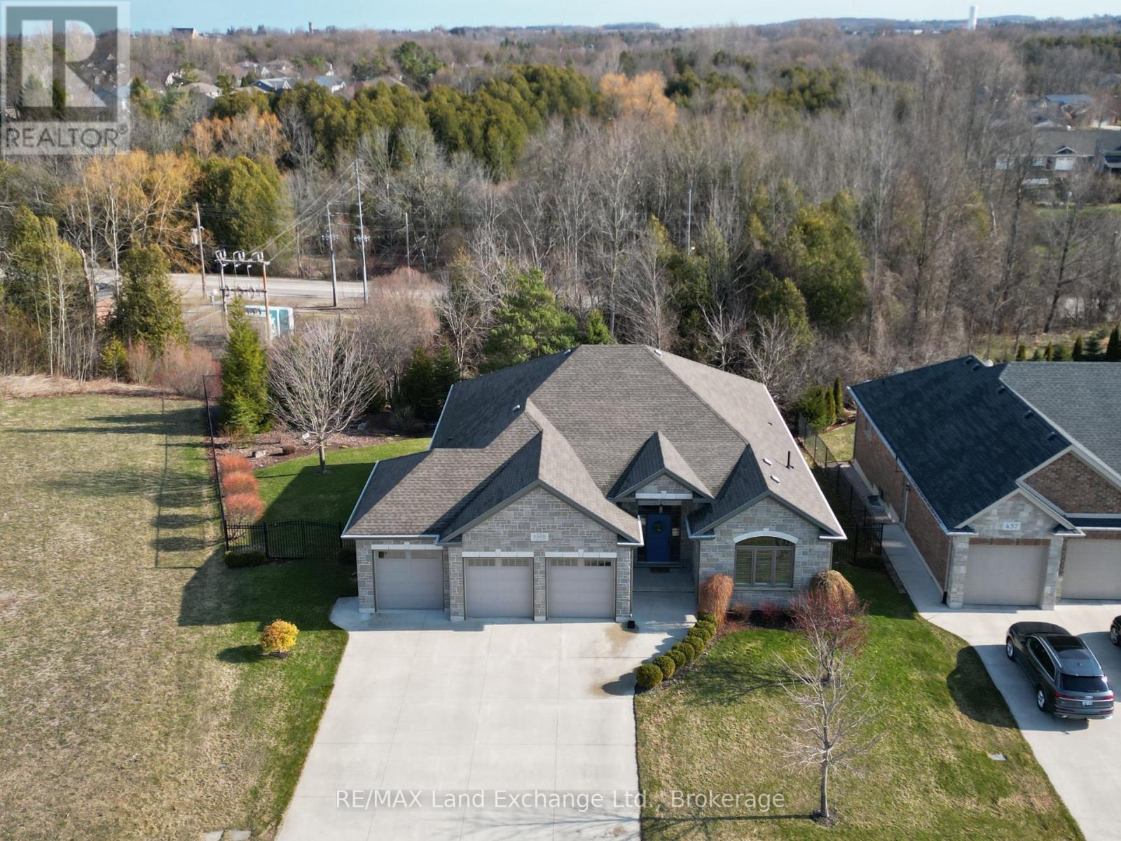 441 Mccullough Crescent, Kincardine, Ontario  N2Z 0A8 - Photo 39 - X12082564