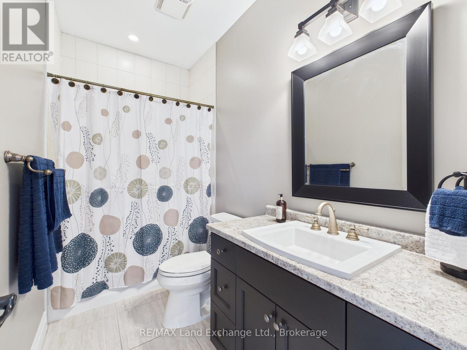 441 Mccullough Crescent, Kincardine, Ontario  N2Z 0A8 - Photo 8 - X12082564