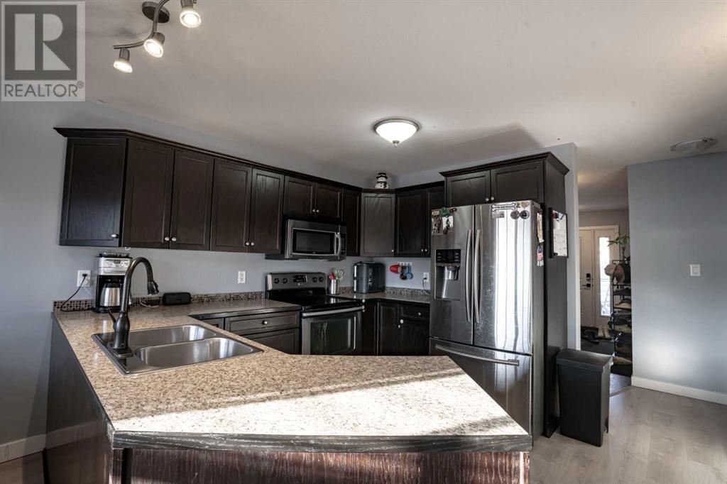 Property at 11307 91 Street image 3