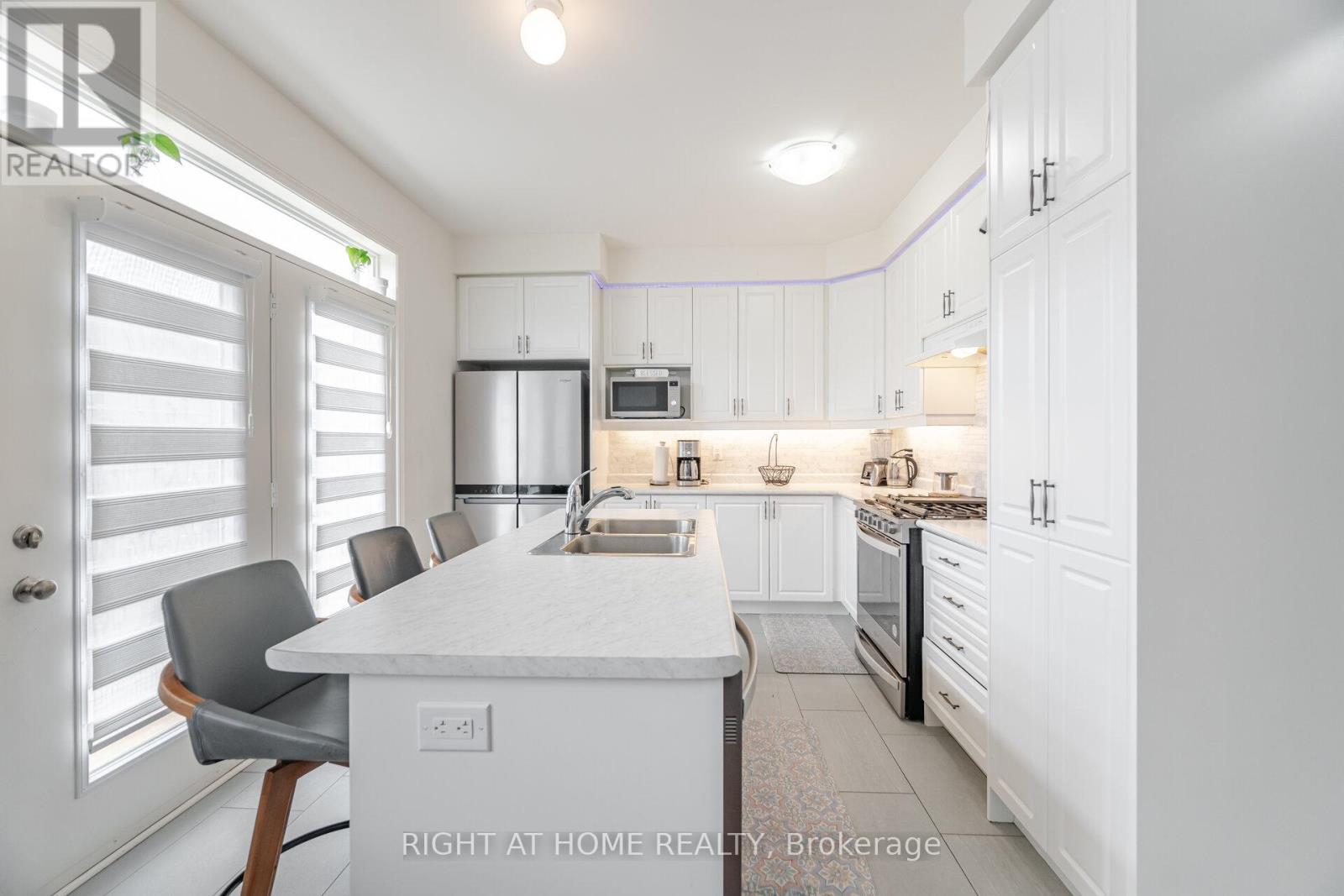 266 Skinner Road, Hamilton, Ontario  L0R 2H1 - Photo 14 - X12081567