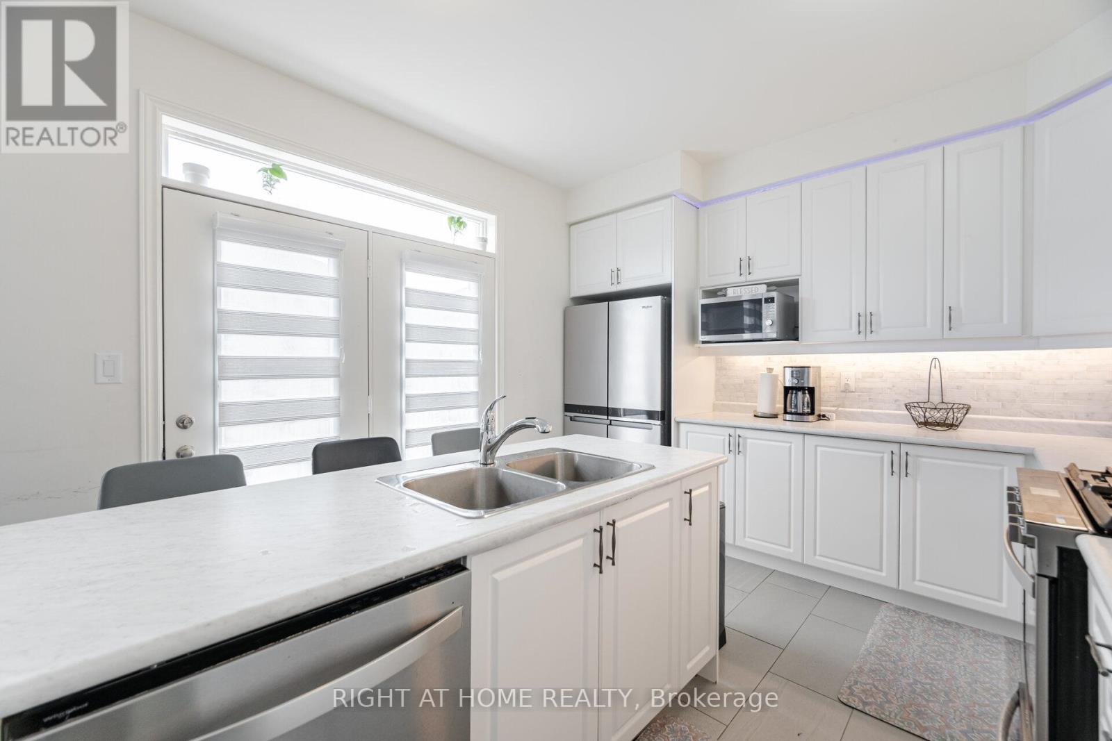 266 Skinner Road, Hamilton, Ontario  L0R 2H1 - Photo 15 - X12081567
