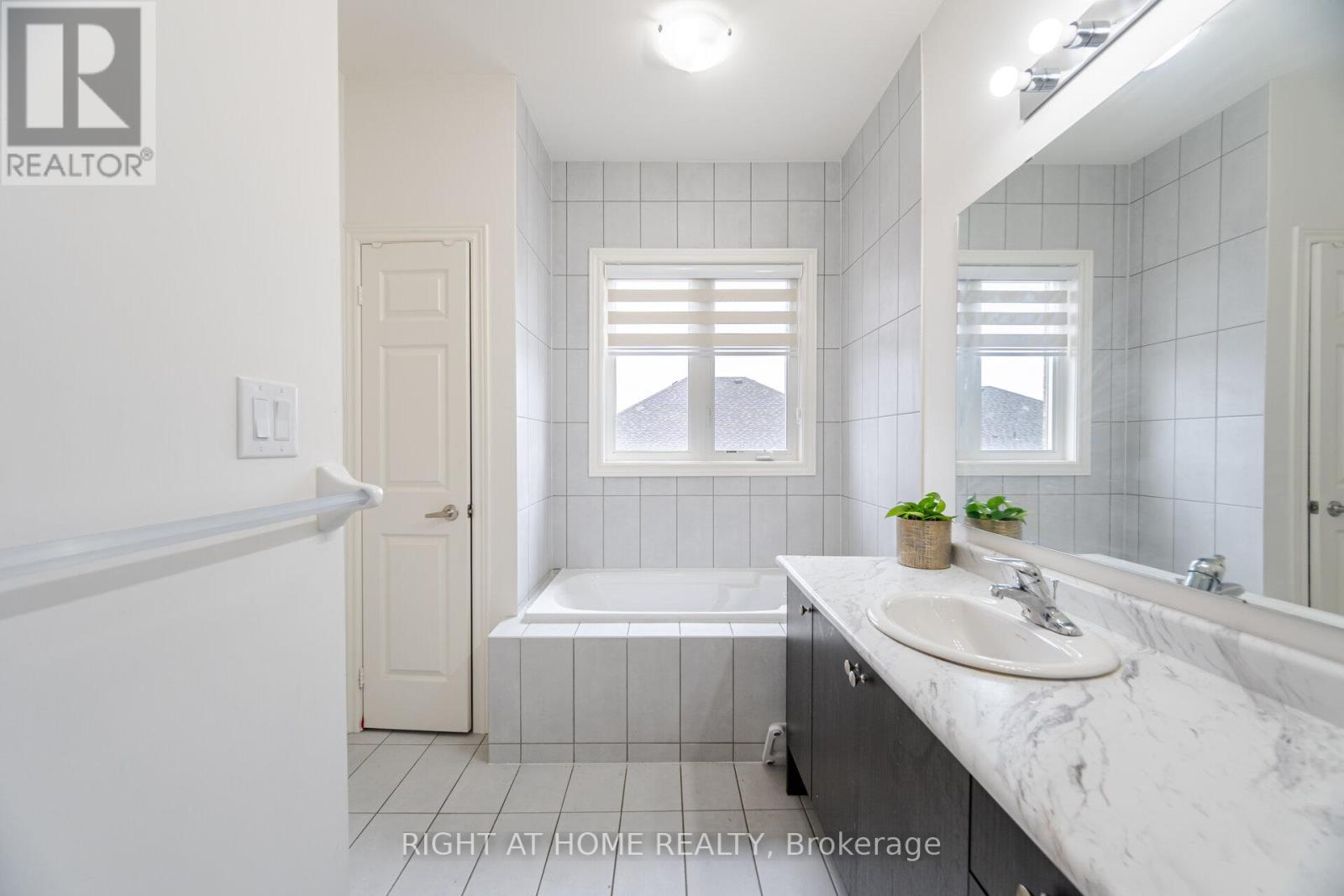 266 Skinner Road, Hamilton, Ontario  L0R 2H1 - Photo 27 - X12081567