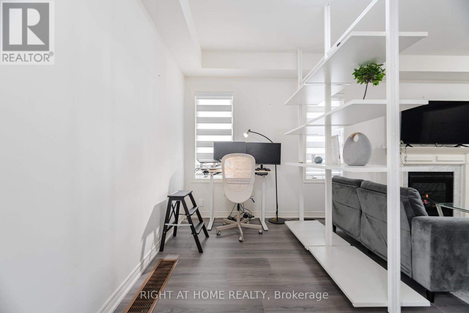 266 Skinner Road, Hamilton, Ontario  L0R 2H1 - Photo 8 - X12081567