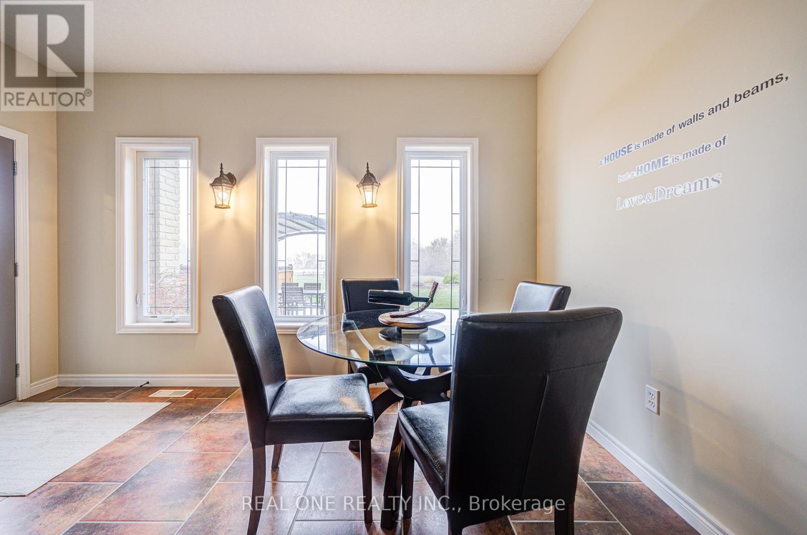 492 Scenic Drive, Brant, Ontario  N0E 1E0 - Photo 17 - X12082582
