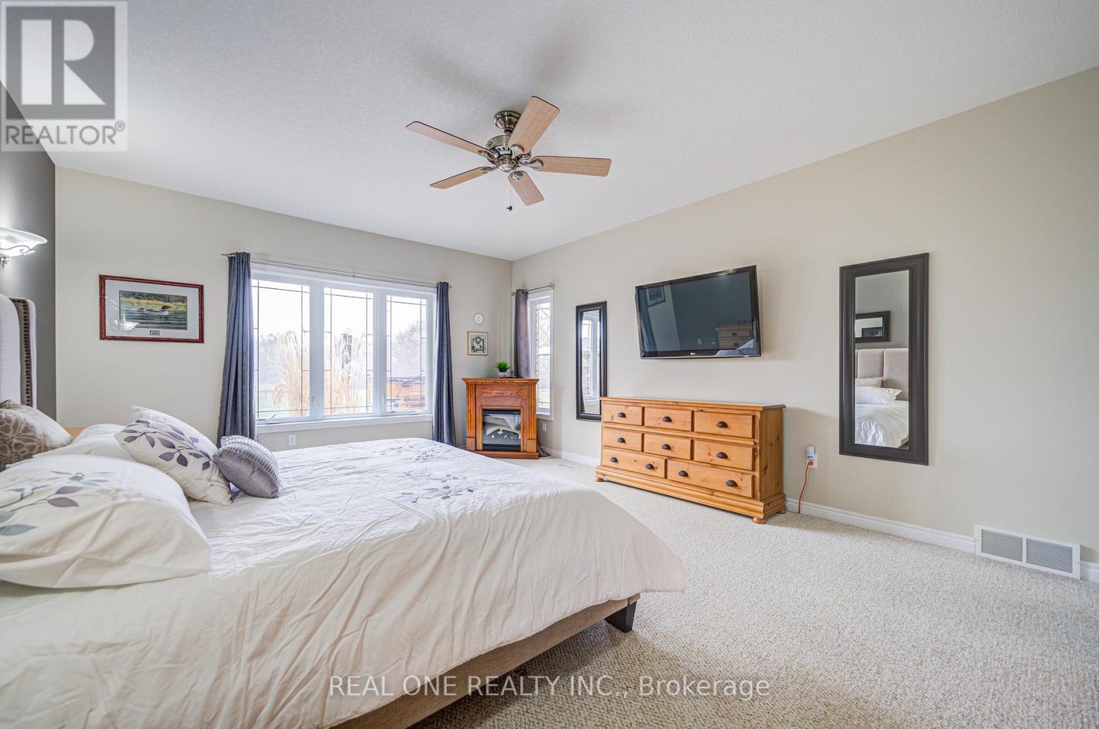 492 Scenic Drive, Brant, Ontario  N0E 1E0 - Photo 20 - X12082582
