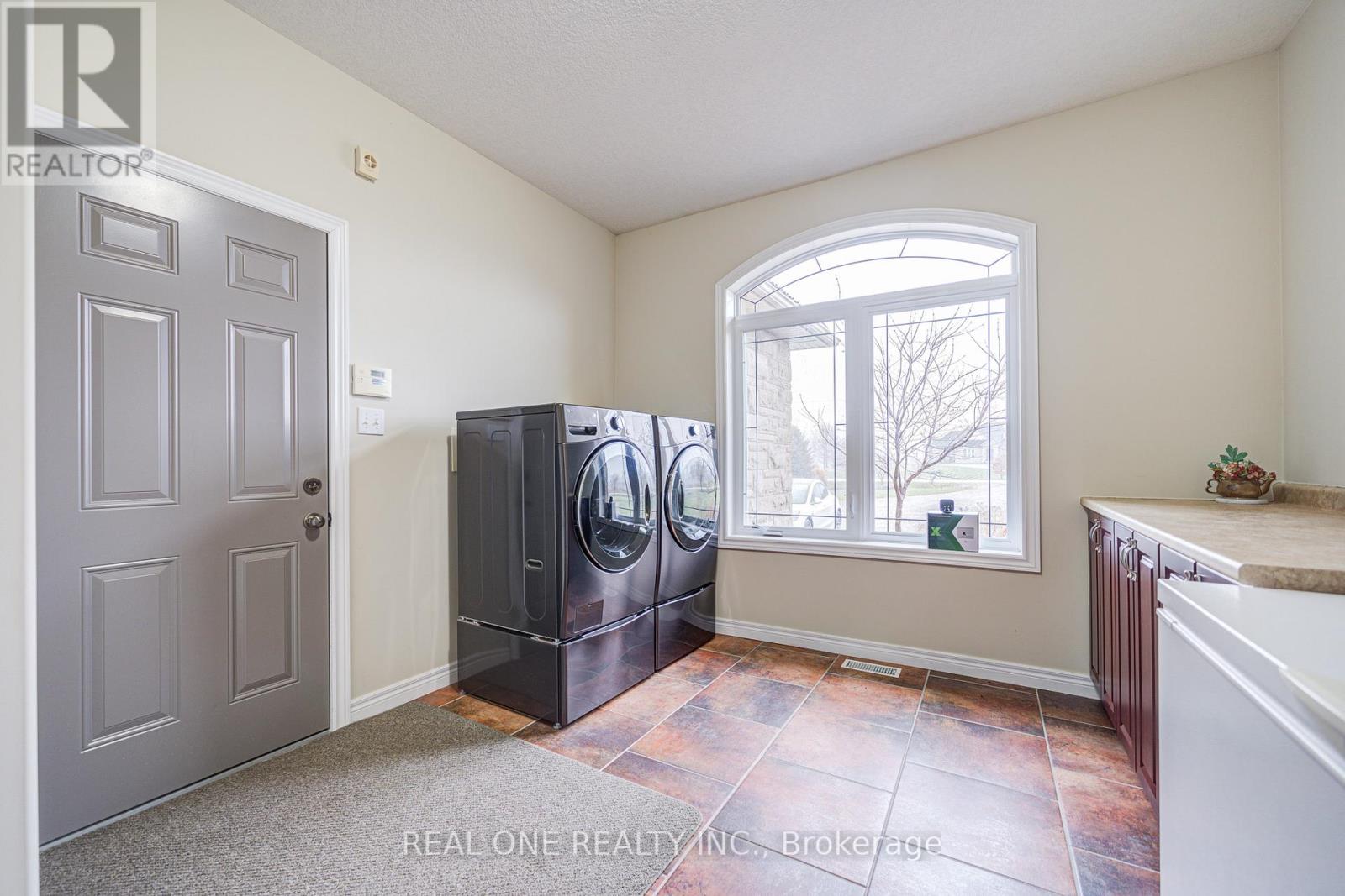 492 Scenic Drive, Brant, Ontario  N0E 1E0 - Photo 23 - X12082582