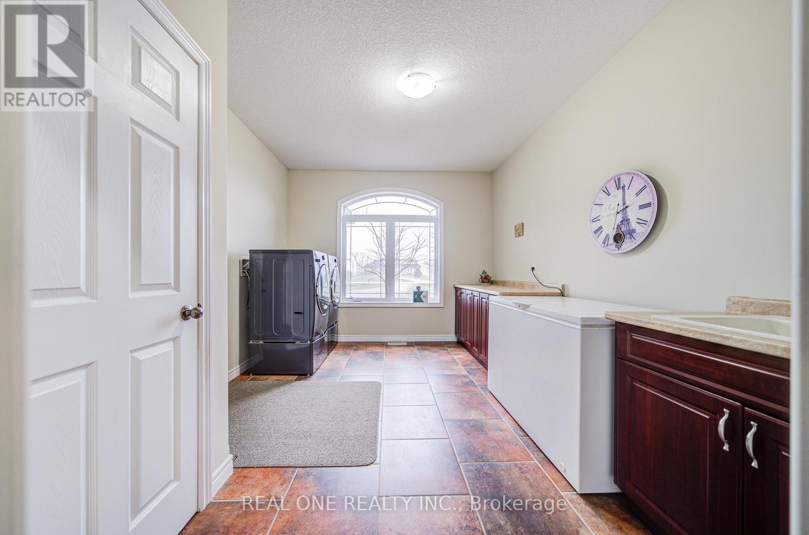 492 Scenic Drive, Brant, Ontario  N0E 1E0 - Photo 24 - X12082582
