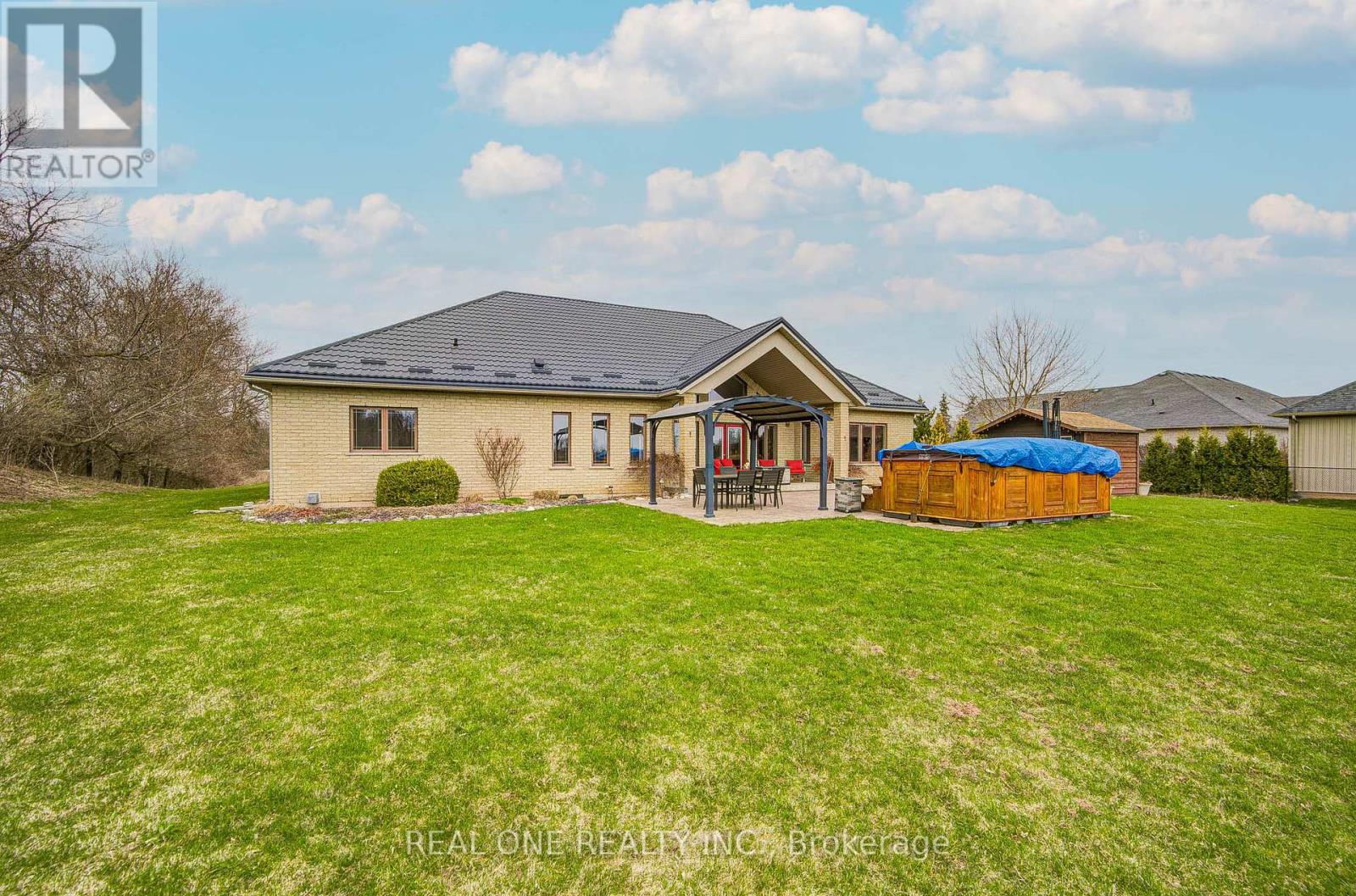 492 Scenic Drive, Brant, Ontario  N0E 1E0 - Photo 44 - X12082582