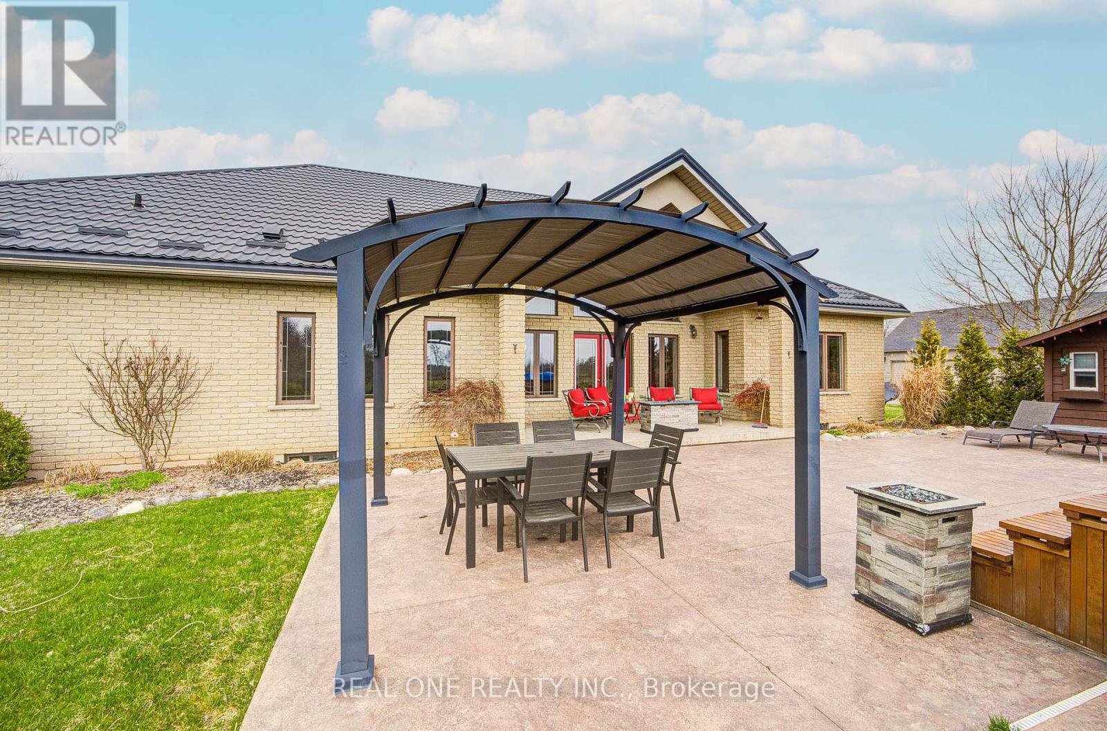 492 Scenic Drive, Brant, Ontario  N0E 1E0 - Photo 46 - X12082582