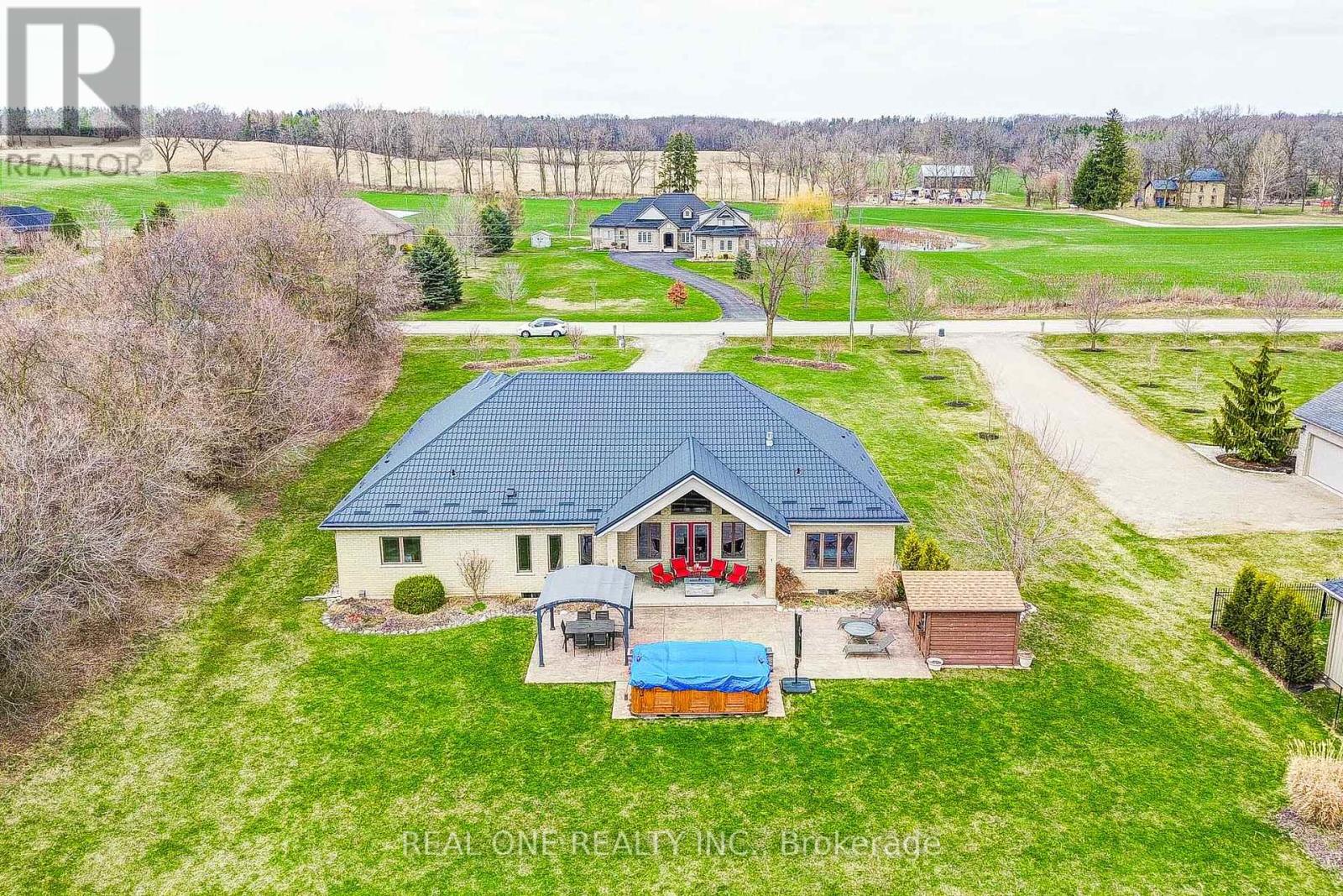 492 Scenic Drive, Brant, Ontario  N0E 1E0 - Photo 6 - X12082582