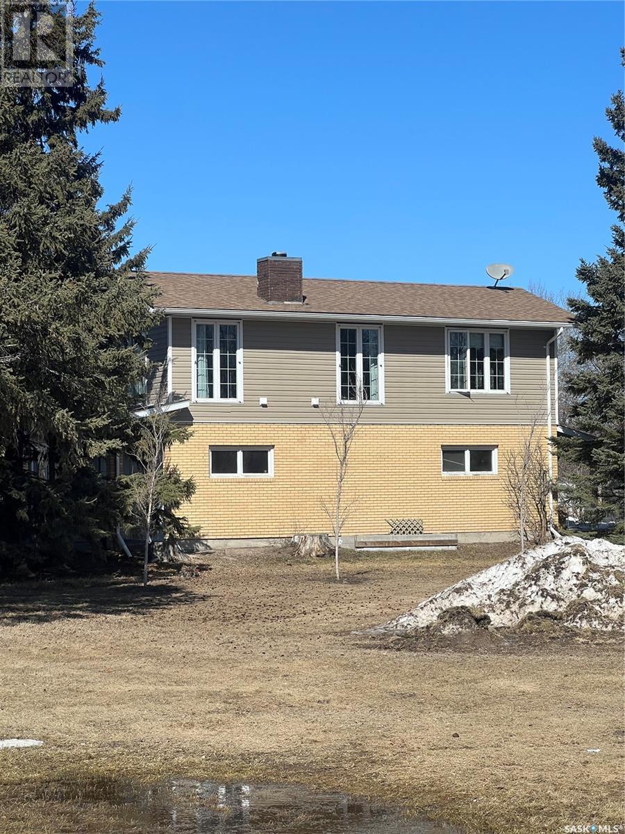 Property at 130 Rose AVENUE image 2