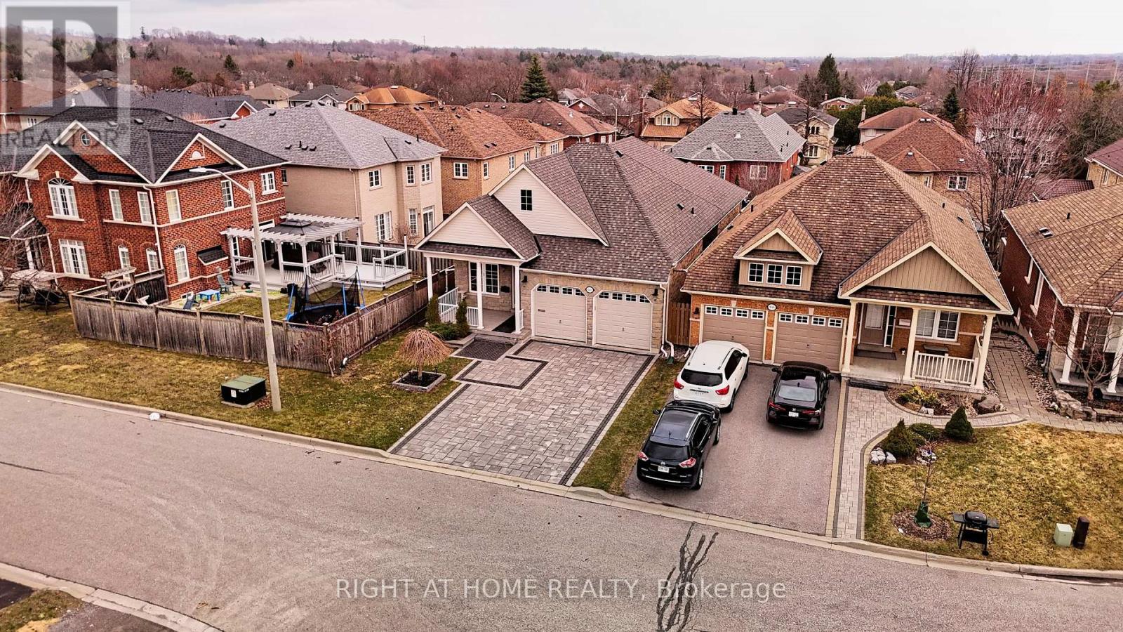 1045 Coyston Court, Oshawa (Taunton), Ontario  L1K 3C4 - Photo 2 - E12082609