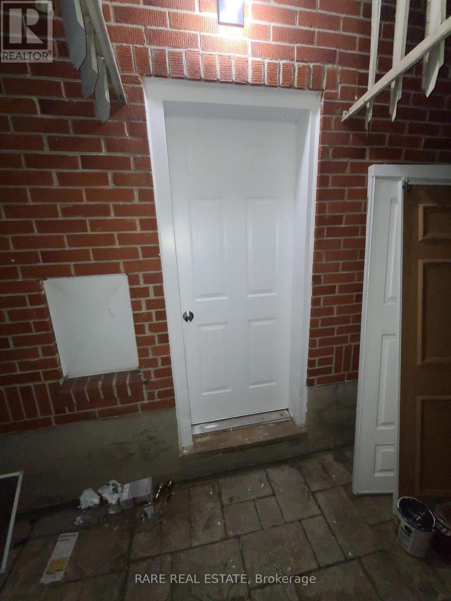 Photo 16 of 26 for 61 Wistow Street