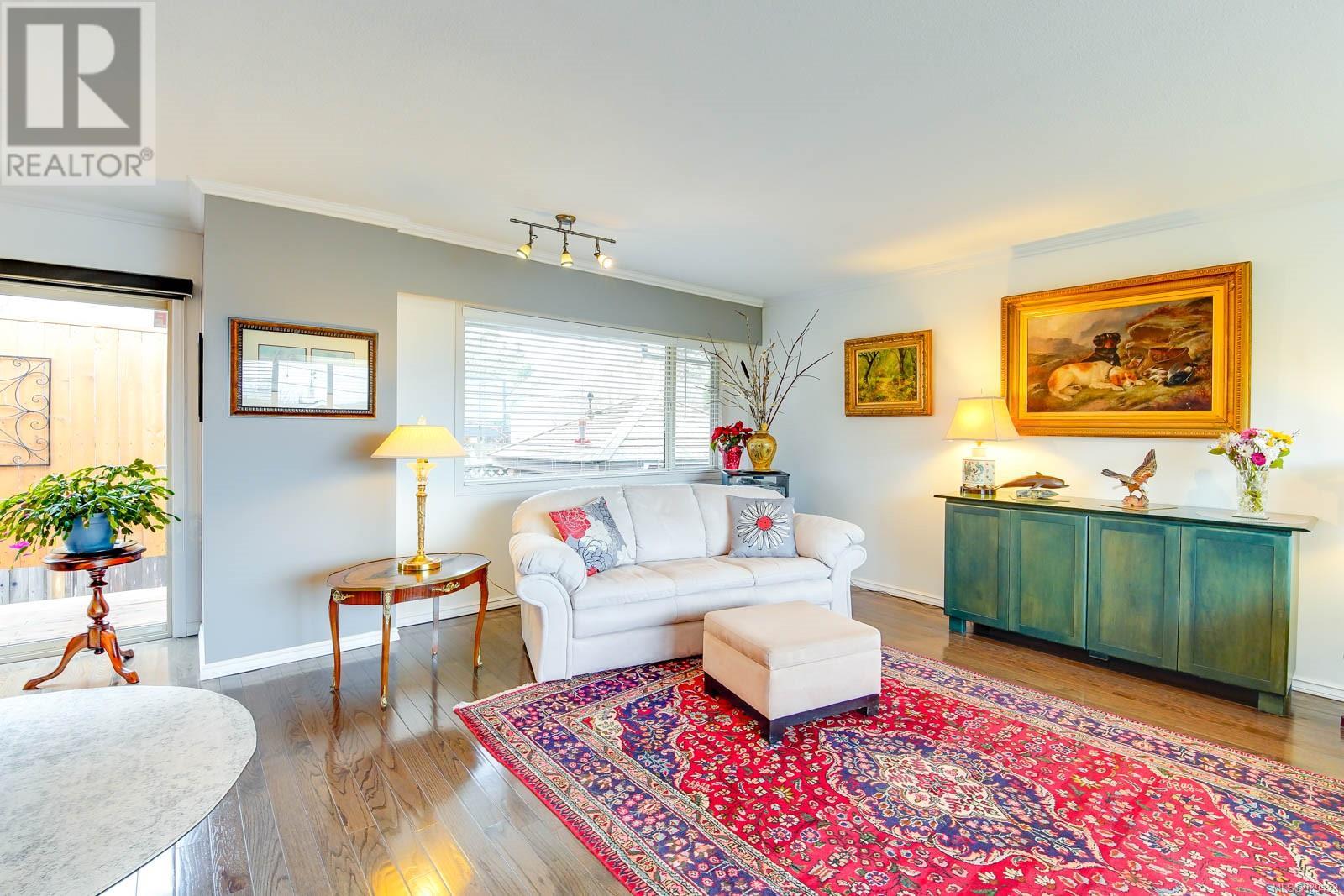 Property at 4624 Paterson Pl image 4
