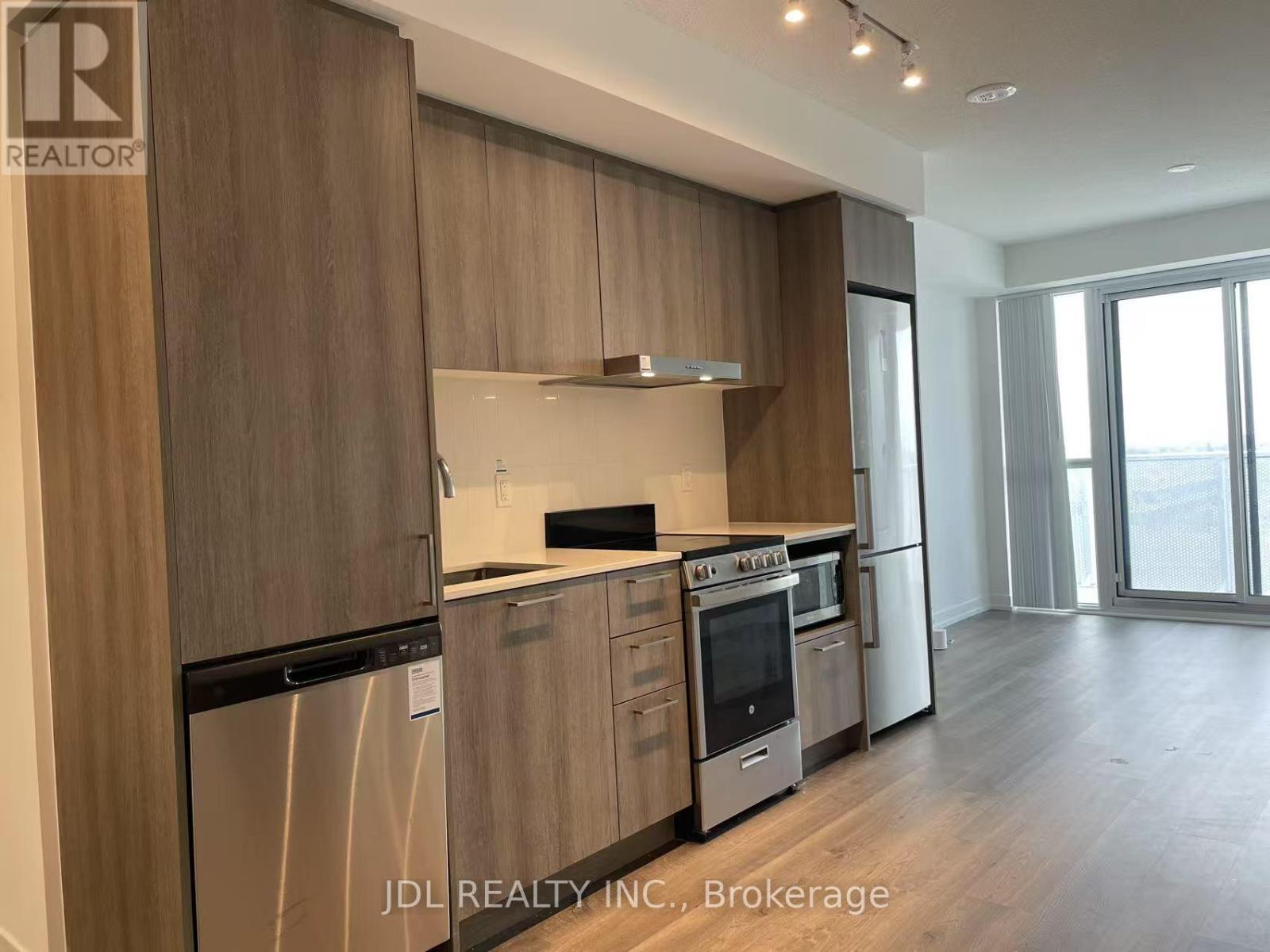 #1006 R1 - 195 Commerce St, Vaughan (Vaughan Corporate Centre), Ontario  L4K 5C3 - Photo 2 - N12082615