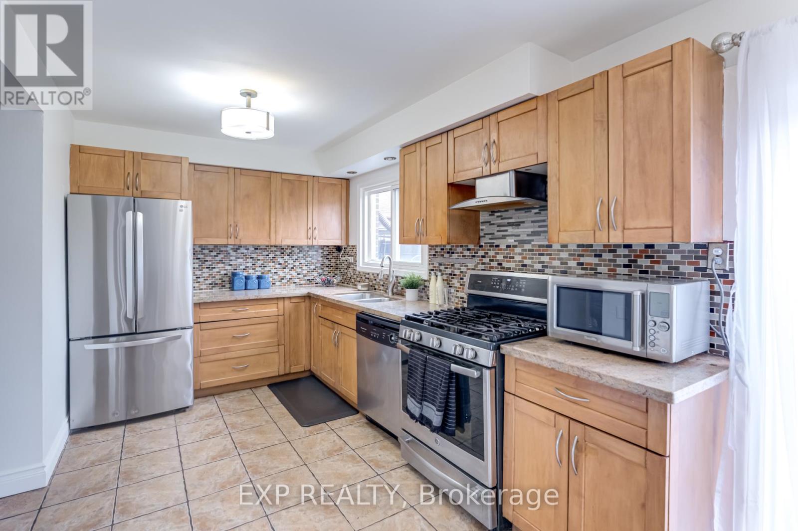 179 Lindylou Road, Toronto, Ontario  M9M 2B8 - Photo 15 - W12076960