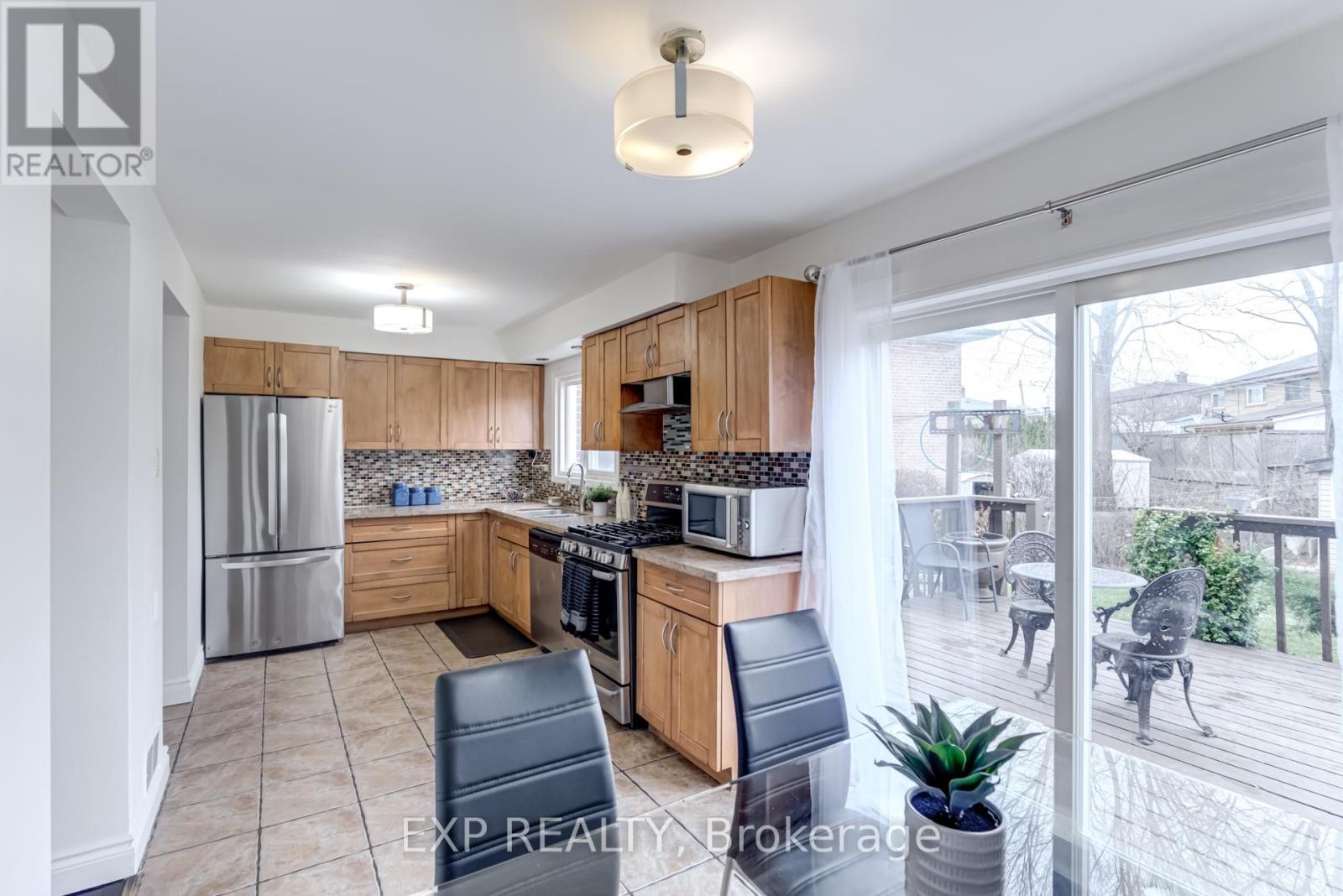 179 Lindylou Road, Toronto, Ontario  M9M 2B8 - Photo 18 - W12076960