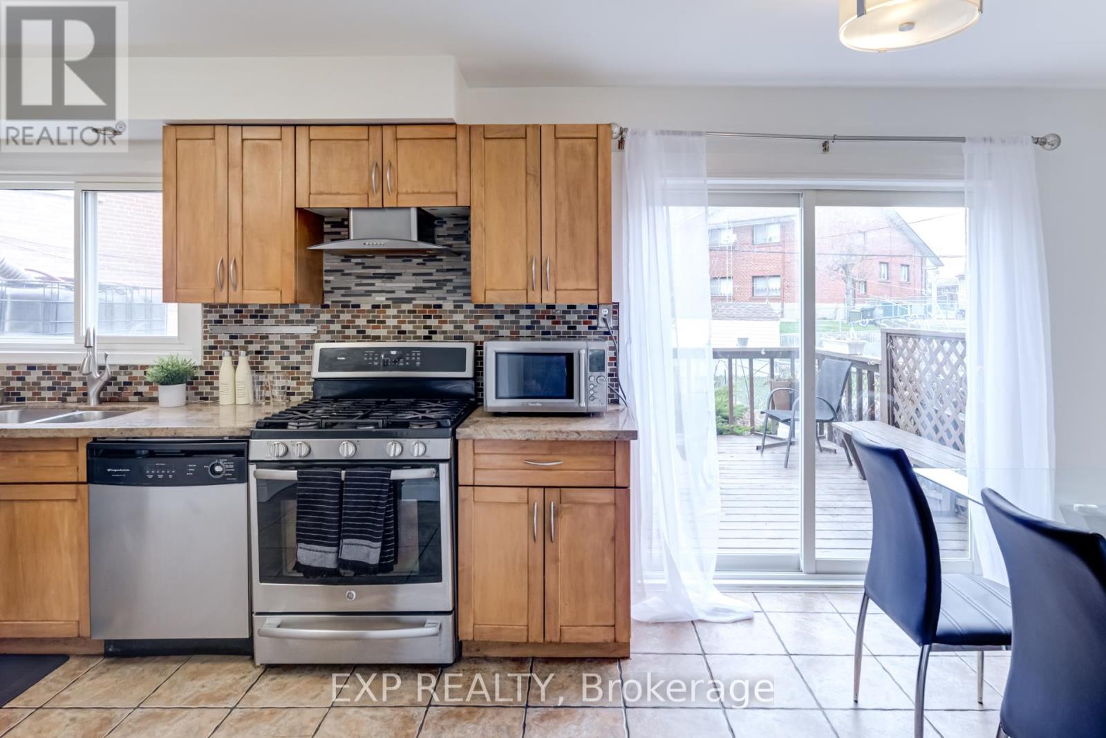 179 Lindylou Road, Toronto, Ontario  M9M 2B8 - Photo 19 - W12076960
