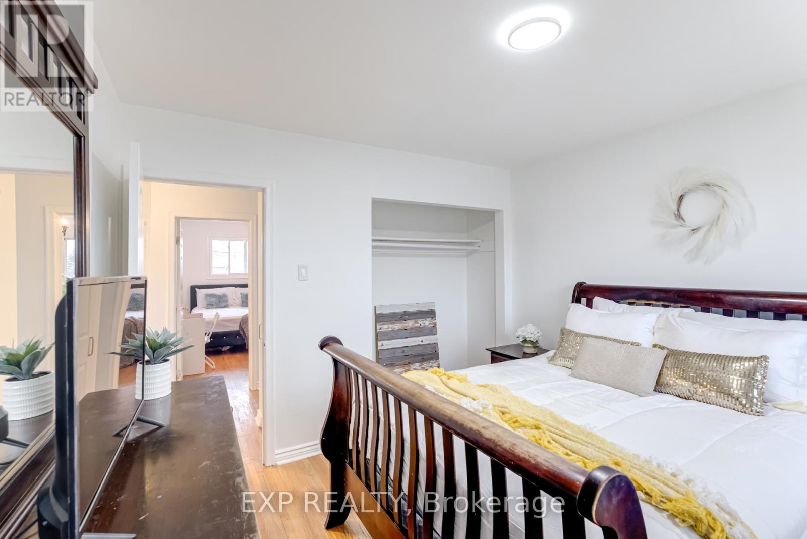 179 Lindylou Road, Toronto, Ontario  M9M 2B8 - Photo 30 - W12076960