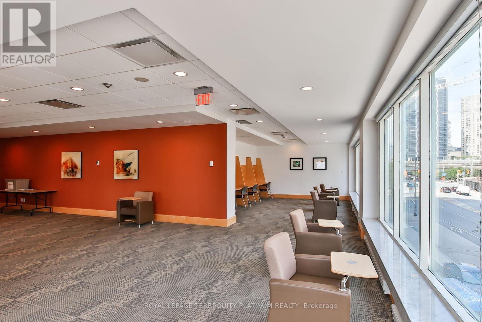 1008 - 10 Yonge Street, Toronto (Waterfront Communities), Ontario  M5E 1R4 - Photo 38 - C12082649