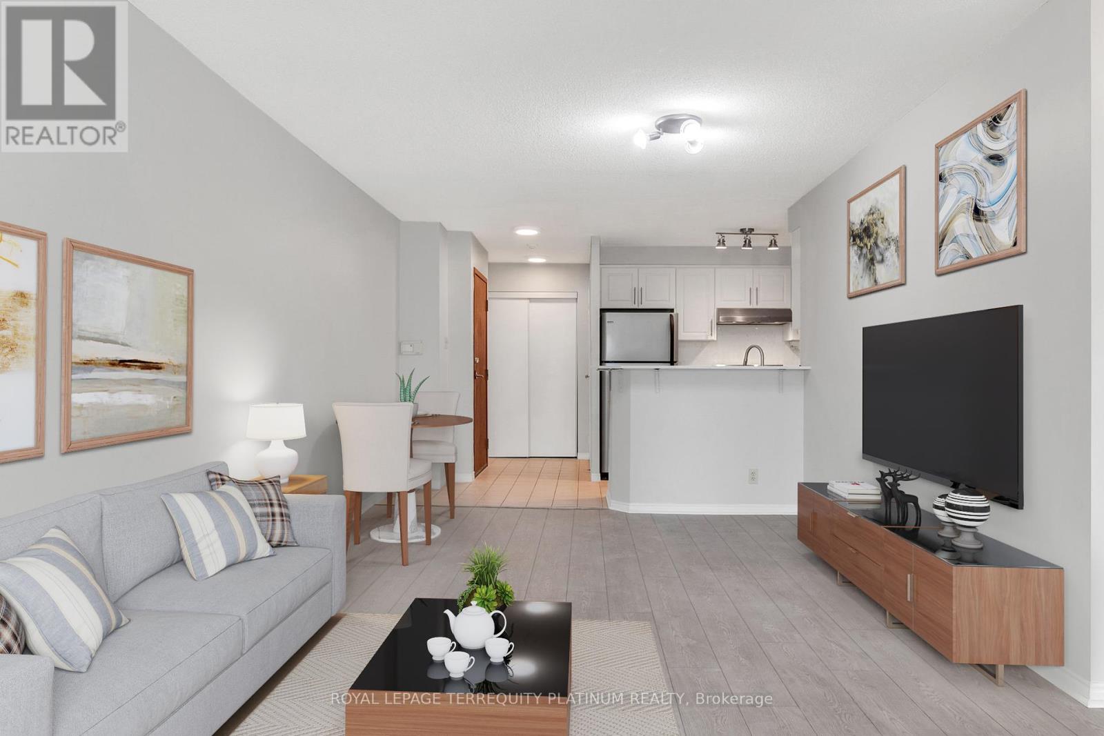 1008 - 10 Yonge Street, Toronto (Waterfront Communities), Ontario  M5E 1R4 - Photo 4 - C12082649