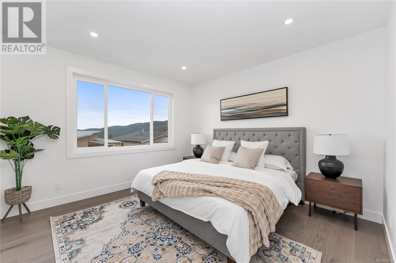 Property at 3206 Woodrush Dr image 3