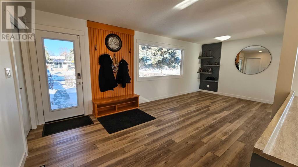 Property at 4703 26 Avenue SW image 3