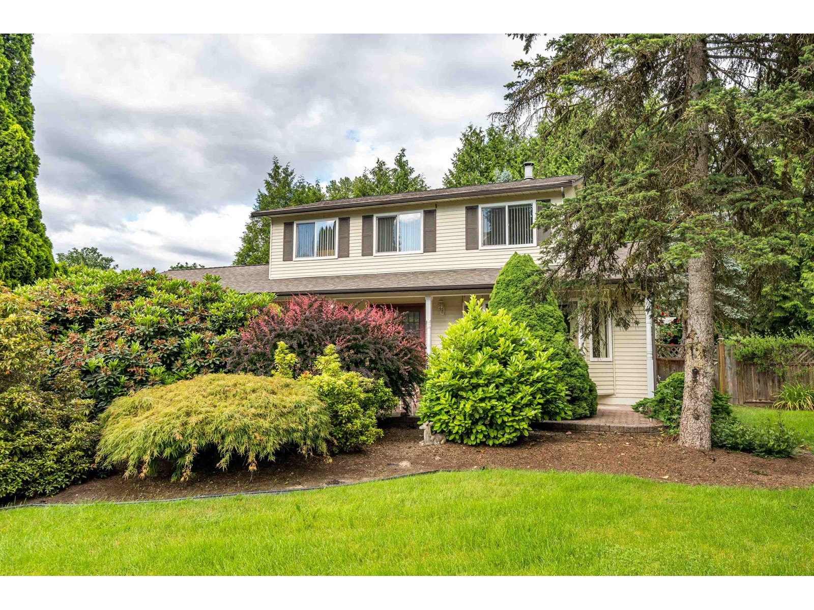 Property at 8222 197 STREET image 2