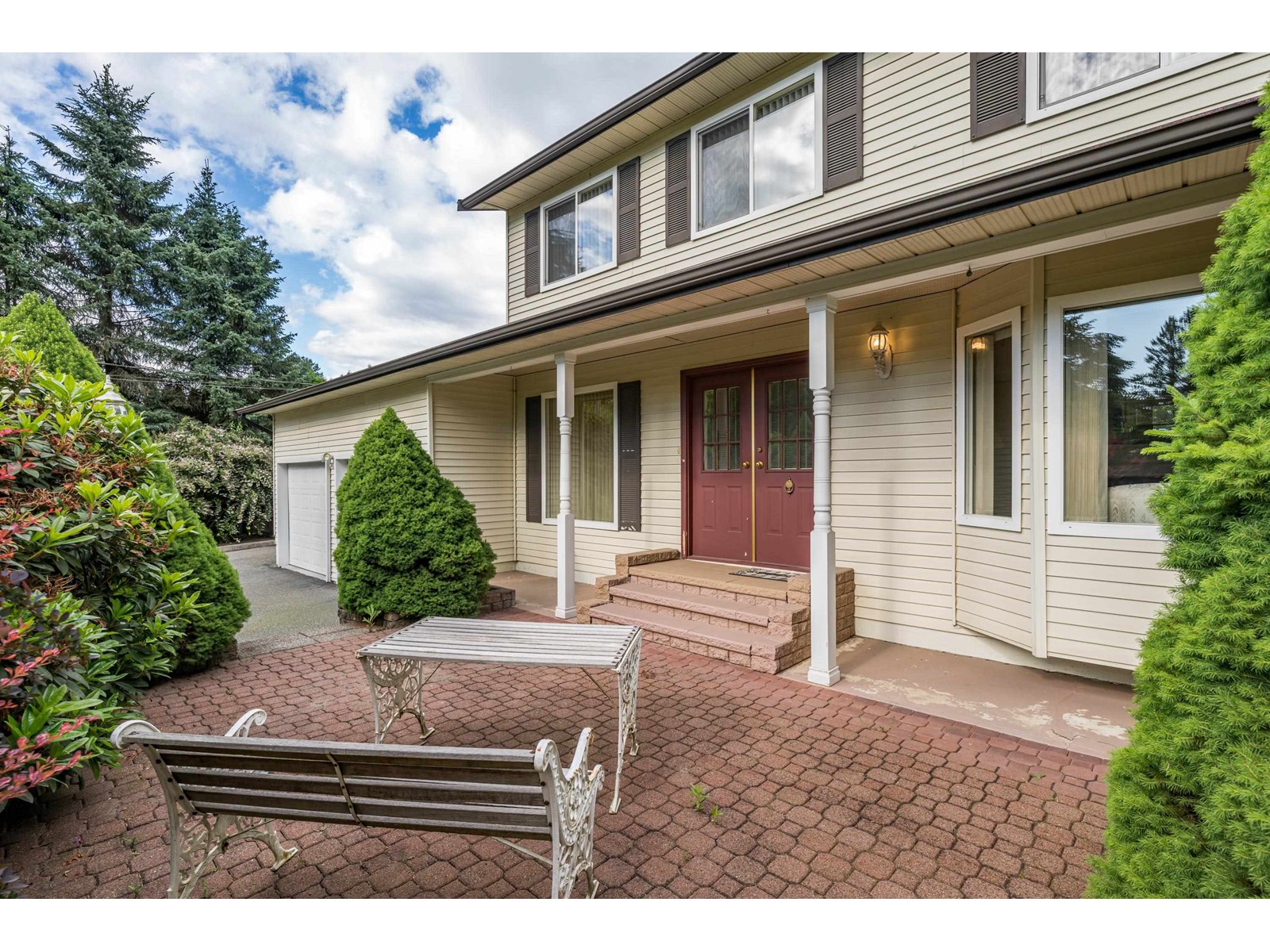 Property at 8222 197 STREET image 3