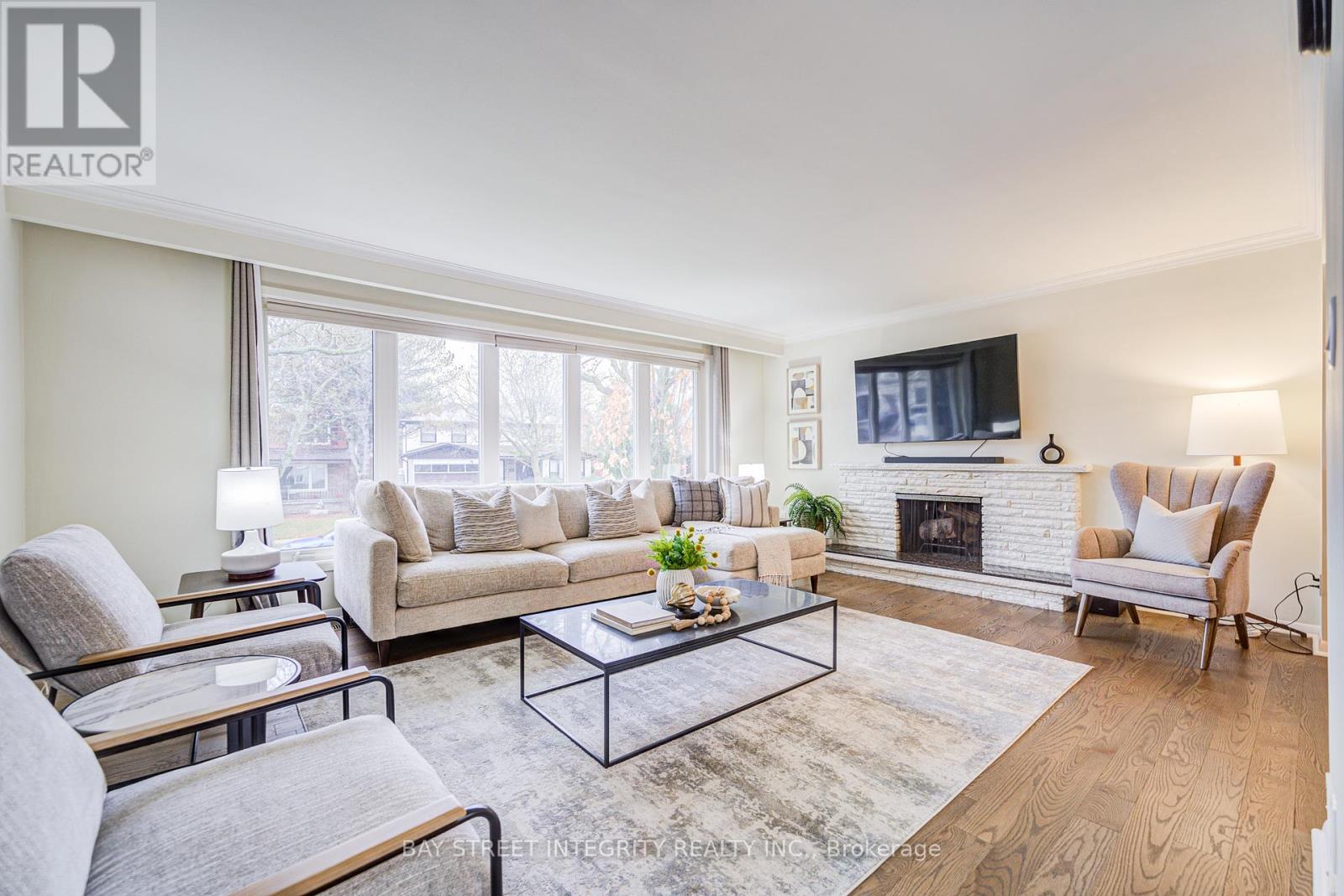 60 FOURSOME CRESCENT, Toronto, Ontario