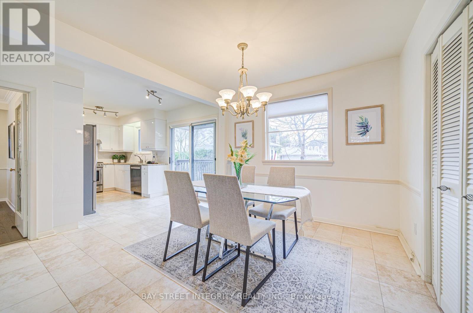 60 Foursome Crescent, Toronto, Ontario  M2P 1W3 - Photo 10 - C12082706