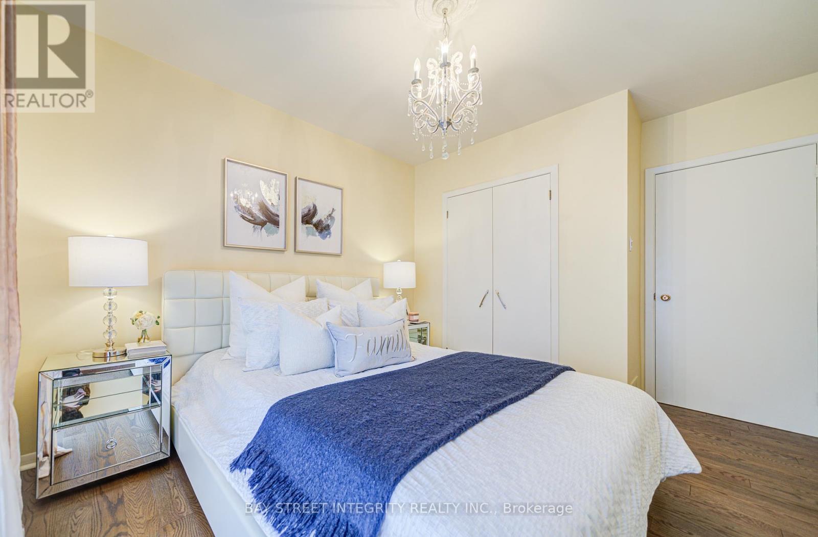 60 Foursome Crescent, Toronto, Ontario  M2P 1W3 - Photo 19 - C12082706