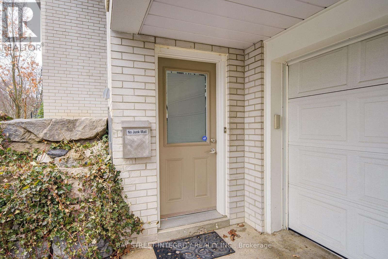 60 Foursome Crescent, Toronto, Ontario  M2P 1W3 - Photo 23 - C12082706