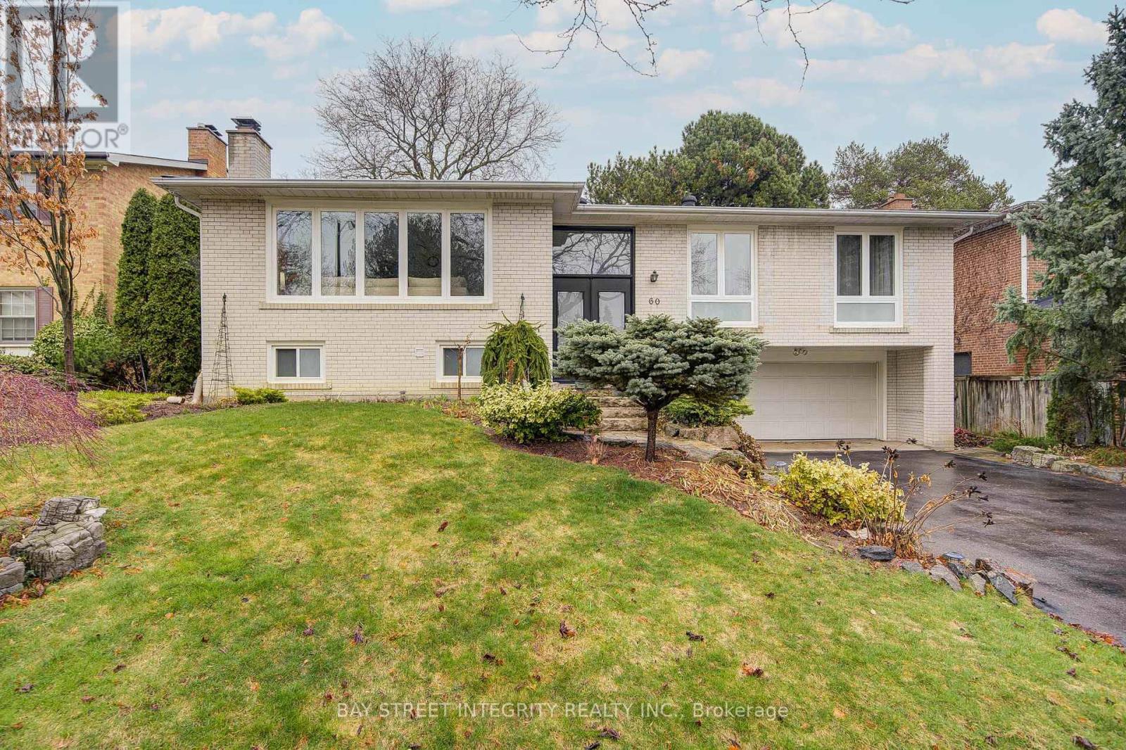 60 Foursome Crescent, Toronto, Ontario  M2P 1W3 - Photo 3 - C12082706